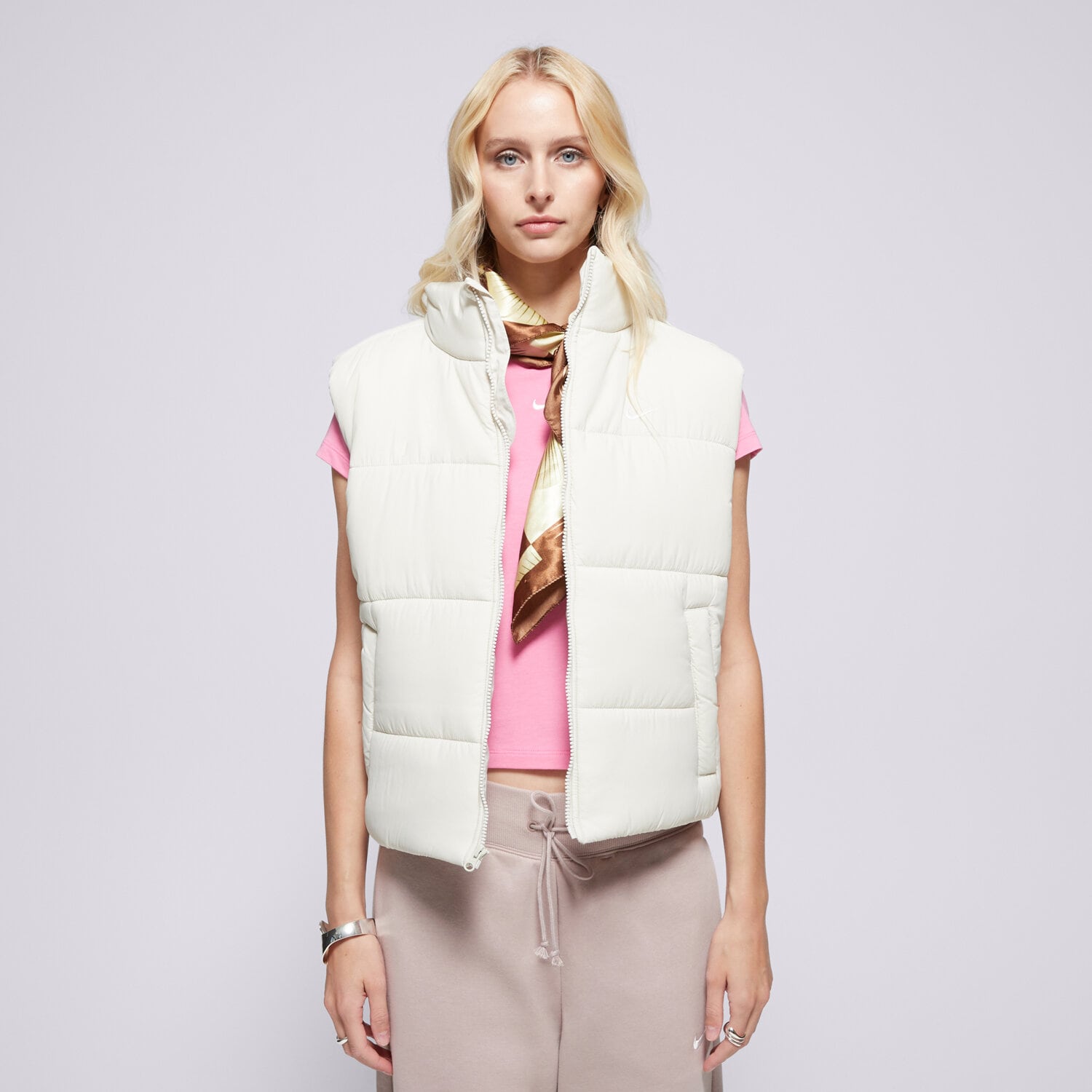 dámska vesta NIKE VESTA W NSW TF SYNFL NK CLSC VEST FZ5922-072 BÉŽOVÁ