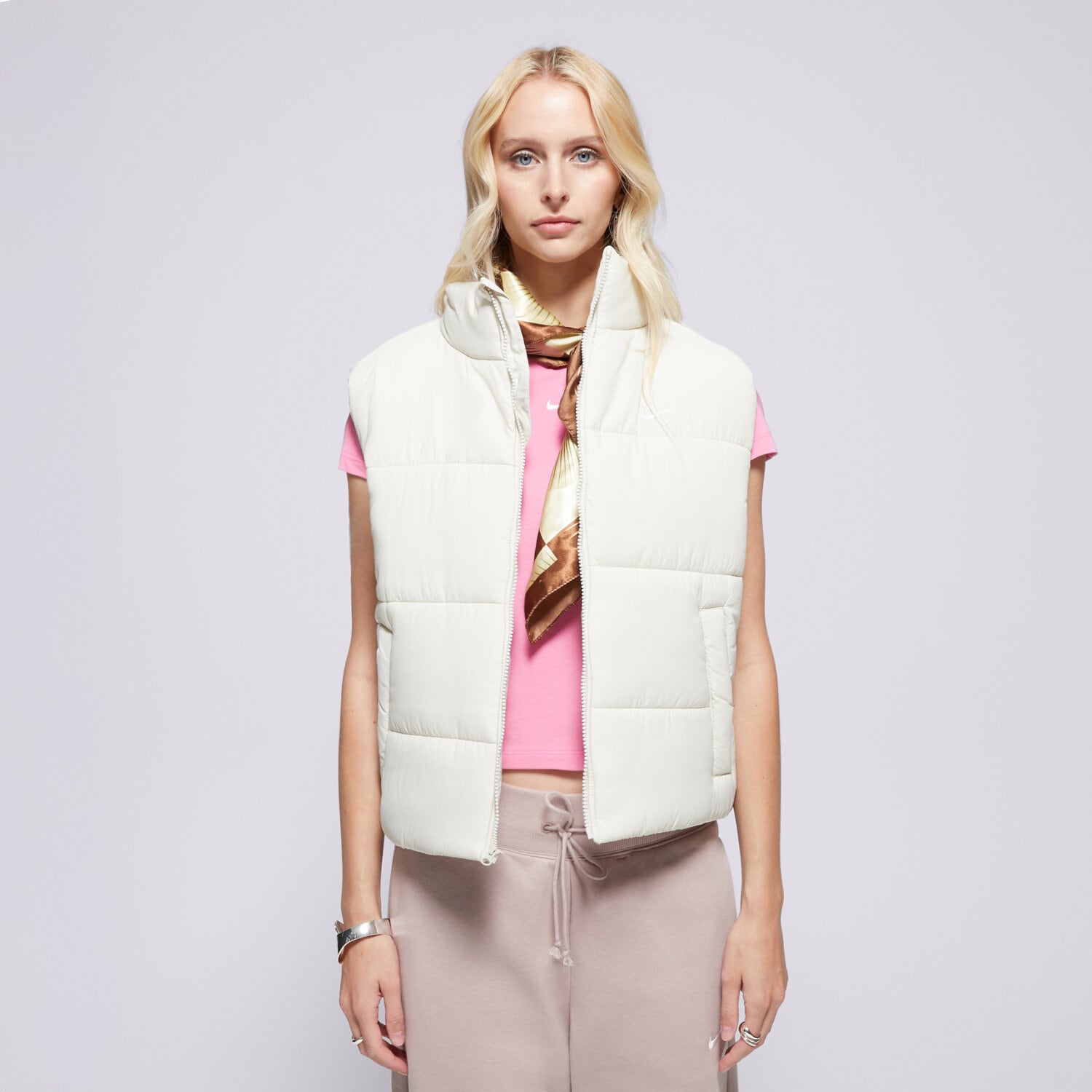 dámska vesta NIKE VESTA W NSW TF SYNFL NK CLSC VEST FZ5922-072 BÉŽOVÁ