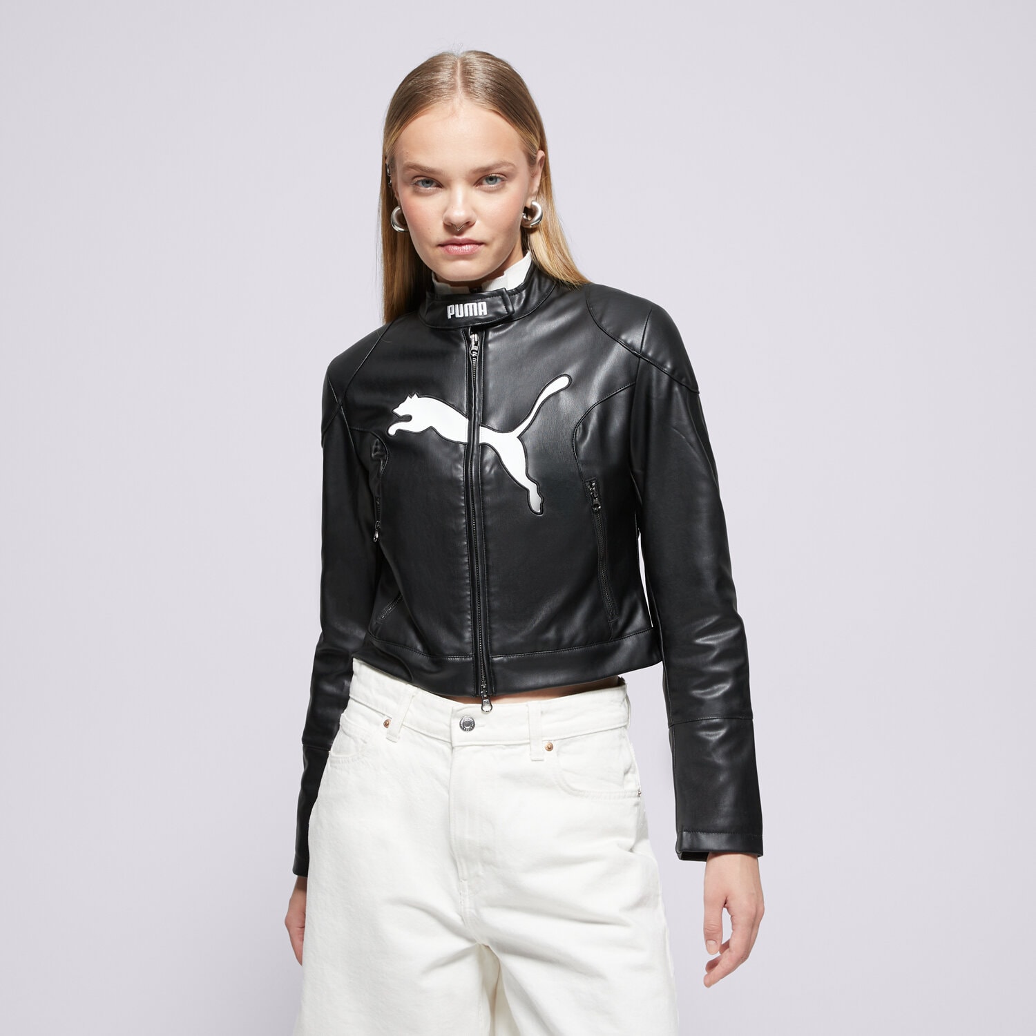 Přechodná bunda dámská (podzimní, jarní) PUMA BUNDA FUTURE.PUMA.ARCHIVE PLEATHER RACER JACKET 632170 01 ČERNÁ