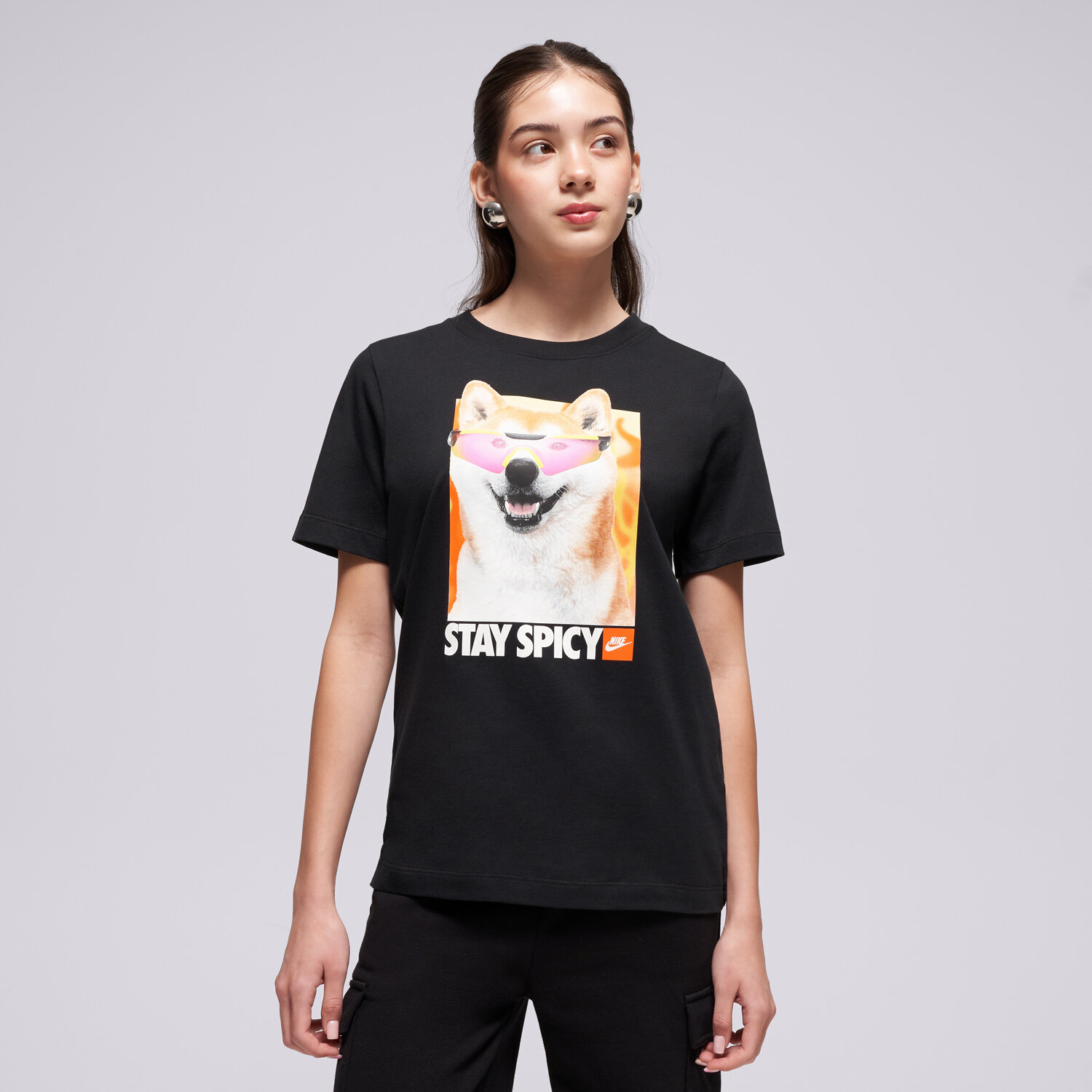 dětské tričko NIKE TRIČKO K NSW TEE PHOTO SHIBA GIRL HV5206-010 ČERNÁ