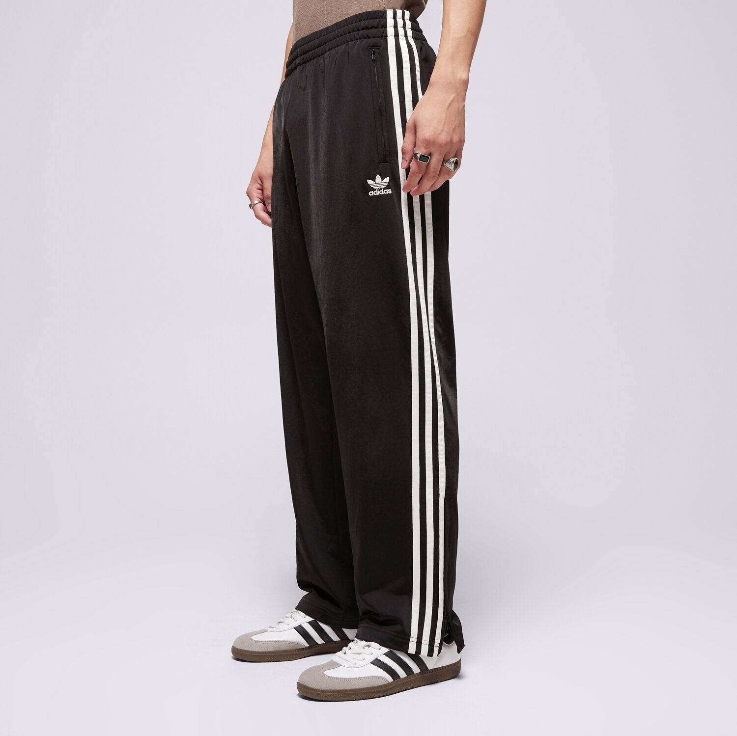 pánské kalhoty ADIDAS KALHOTY  FIREBIRD PNT BLK IJ7055 ČERNÁ