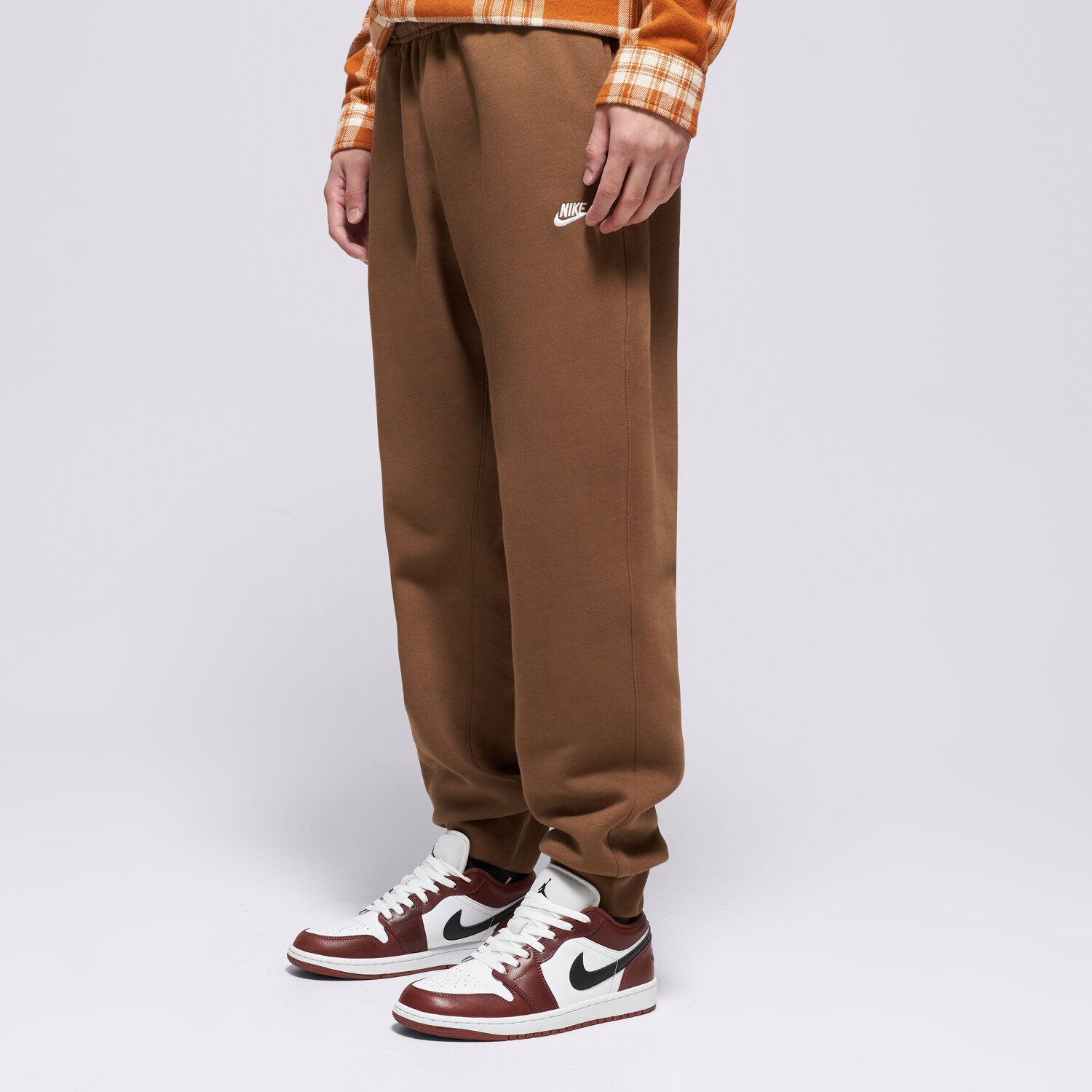 pánské kalhoty NIKE KALHOTY  M NK CLUB BB JOGGER FN3787-235 HNĚDÁ