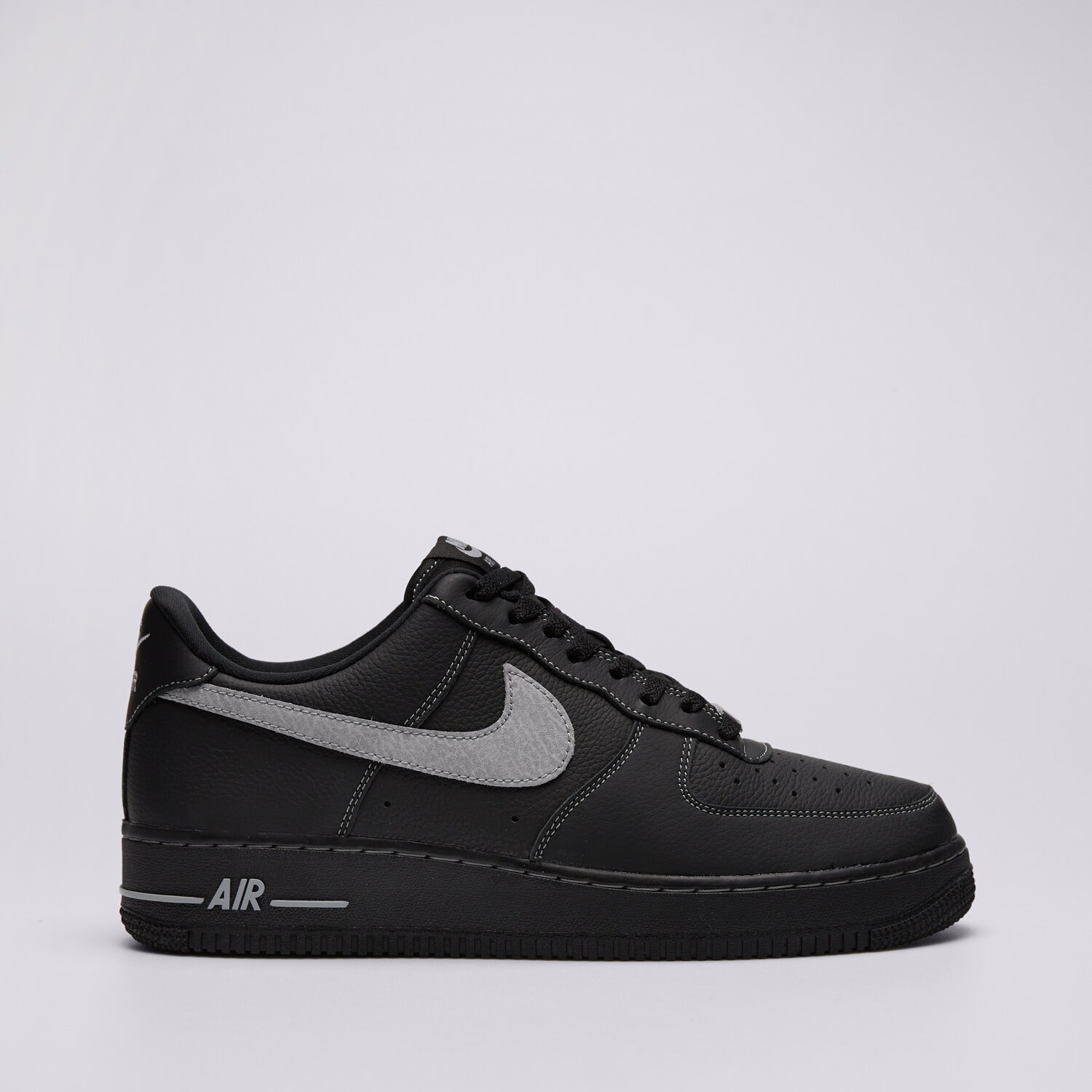 pánské tenisky NIKE AIR FORCE 1 '07 LV8 ESS+ HQ2037-006 ČERNÁ