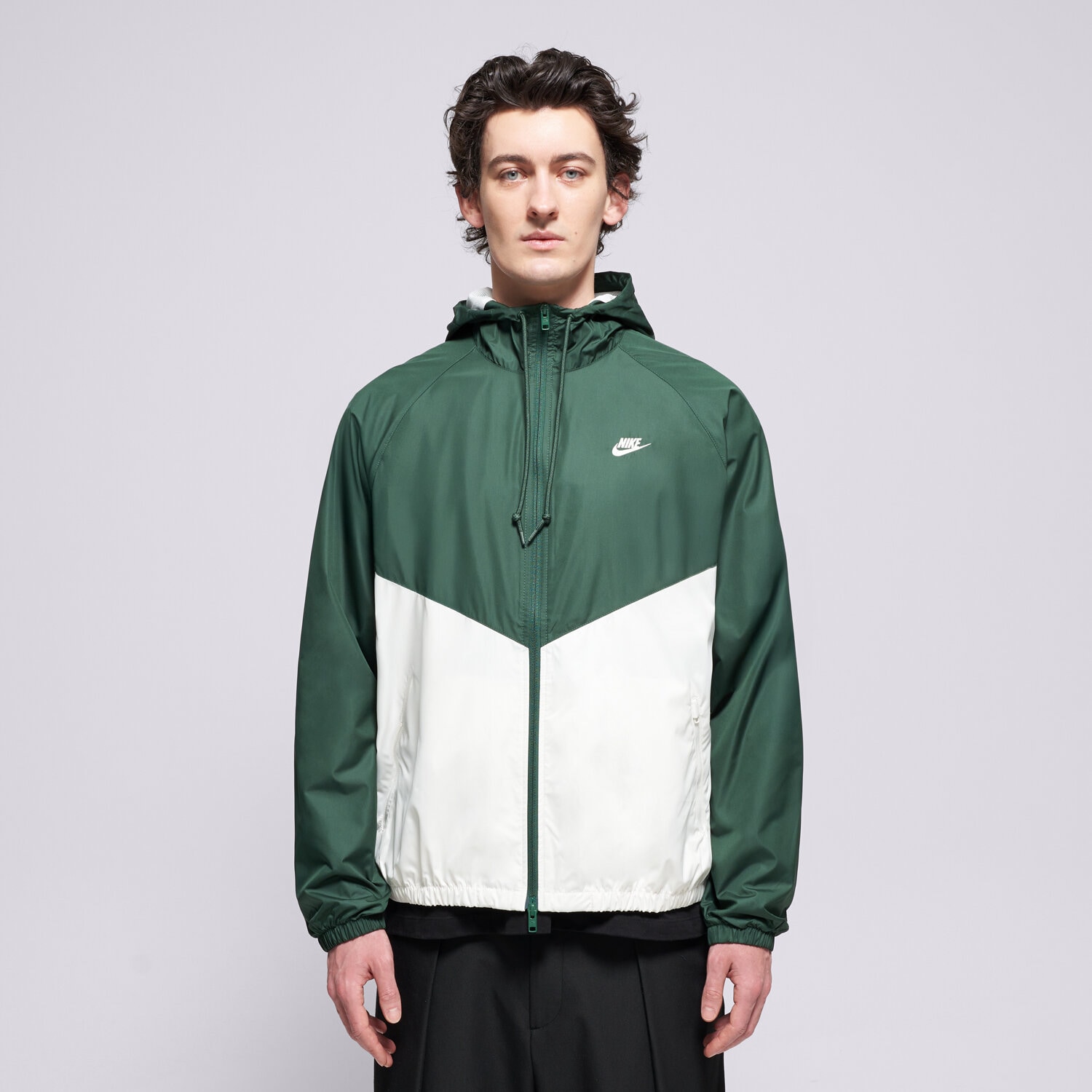 Přechodná bunda pánská (podzimní, jarní) NIKE BUNDA M NK WR LND JKT 26 HV8369-323 VÍCEBAREVNÁ