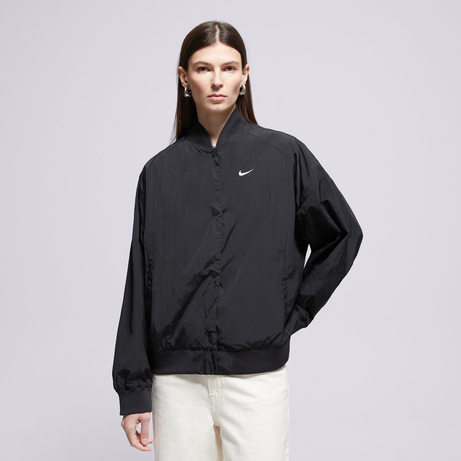 Přechodná bunda dámská (podzimní, jarní) NIKE BUNDA STREET VARSITY JACKET W NSW IF0332-010 ČERNÁ