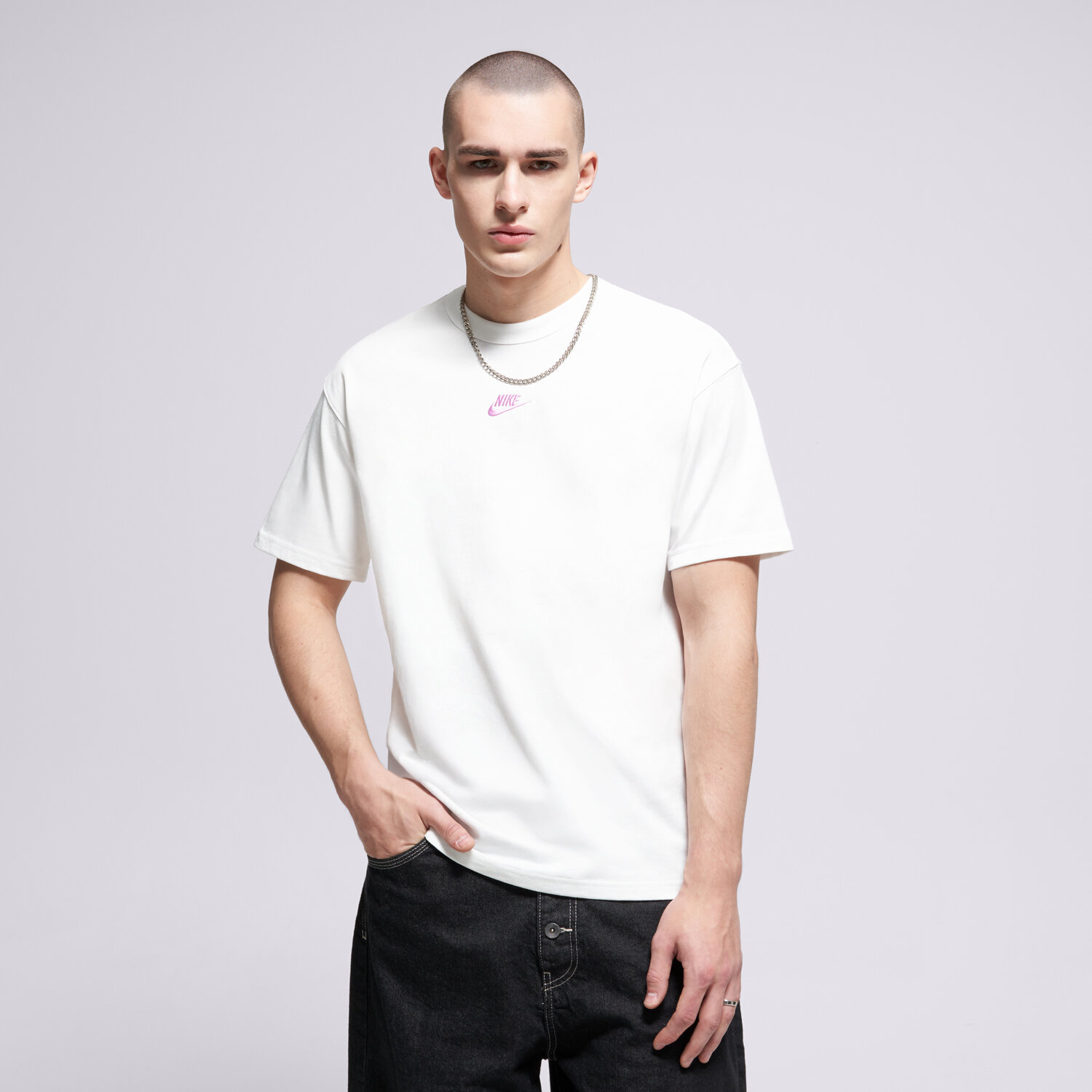 pánské tričko NIKE TRIČKO M NSW TEE LSE PREM ESS SUST IH1121-101 BÍLÁ