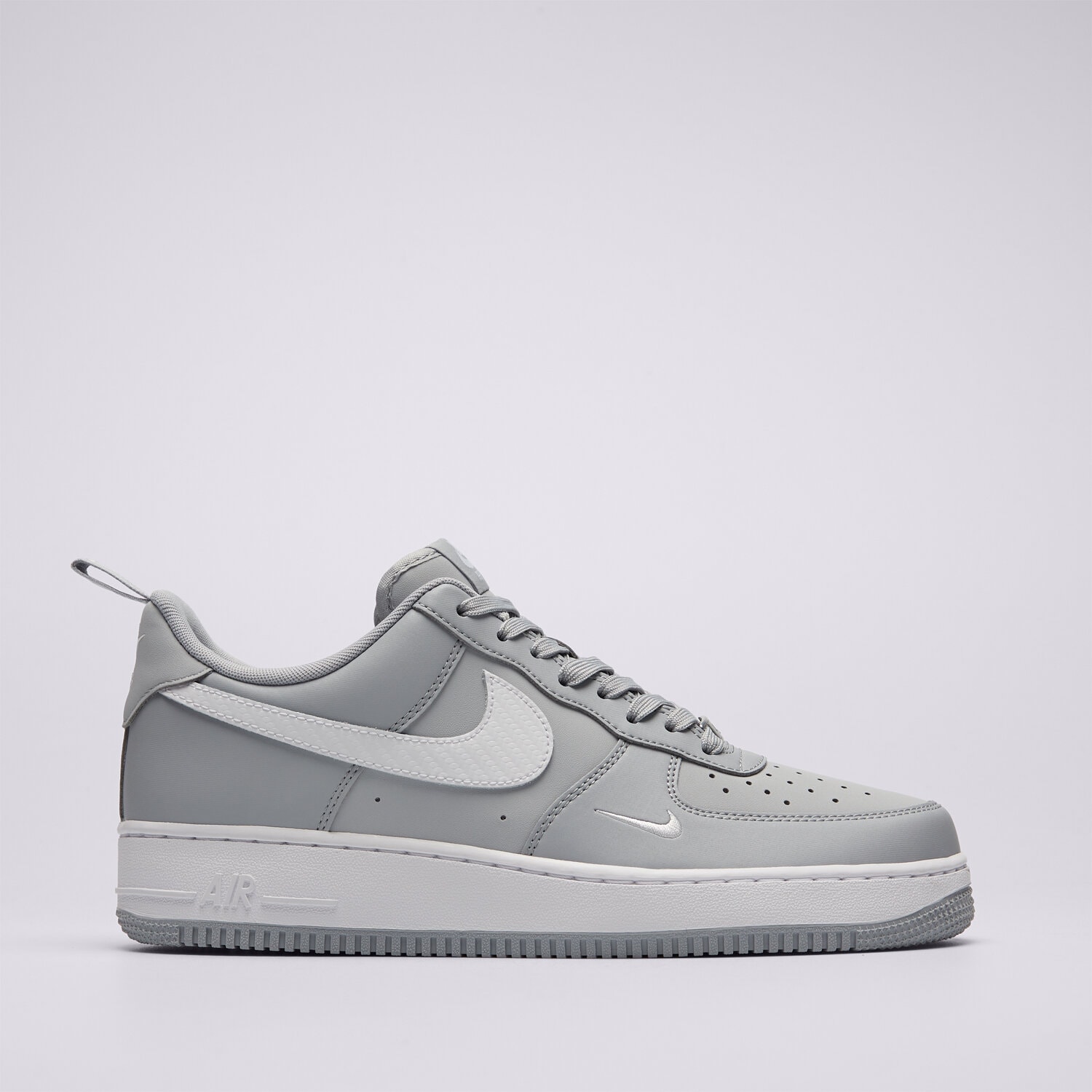pánské tenisky NIKE AIR FORCE 1 ’07 TECH ESS IR5599-002 ŠEDÁ