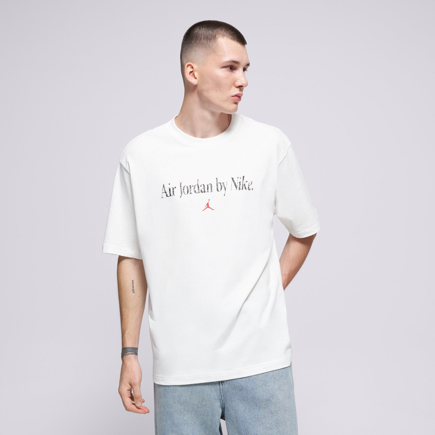 pánské tričko JORDAN TRIČKO M J BRK GX SNKR 85 SS CRW IX1576-100 BÍLÁ