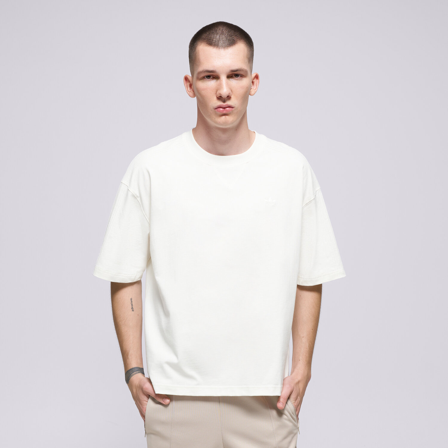pánské tričko ADIDAS TRIČKO P ESS TEE KR4525 BÍLÁ