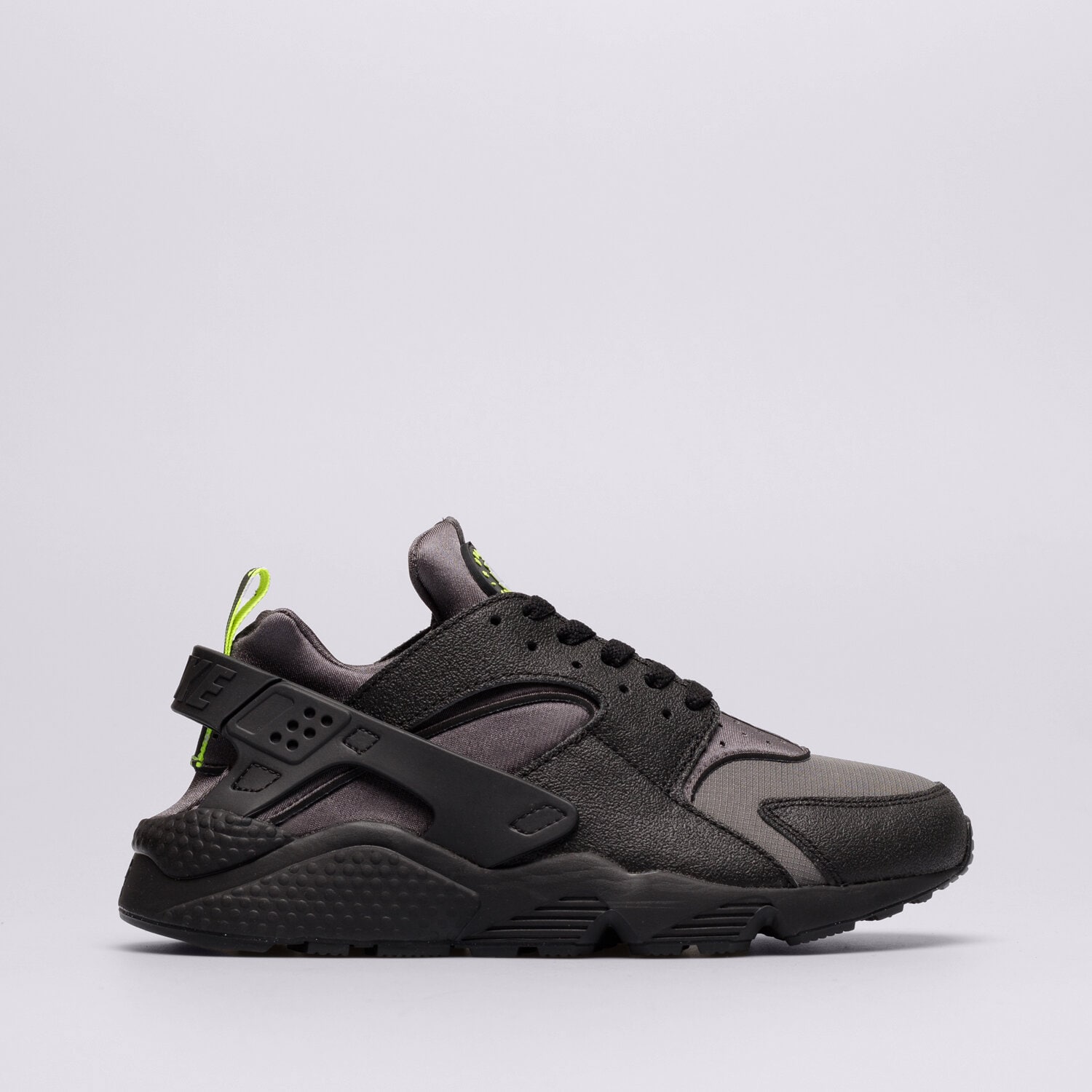 pánské tenisky NIKE AIR HUARACHE WT  DZ4499-001 ČERNÁ
