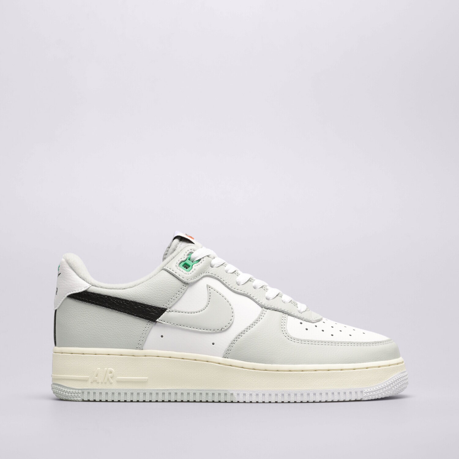pánské tenisky NIKE AIR FORCE 1 '07 LV8 DZ2522-001 ŠEDÁ