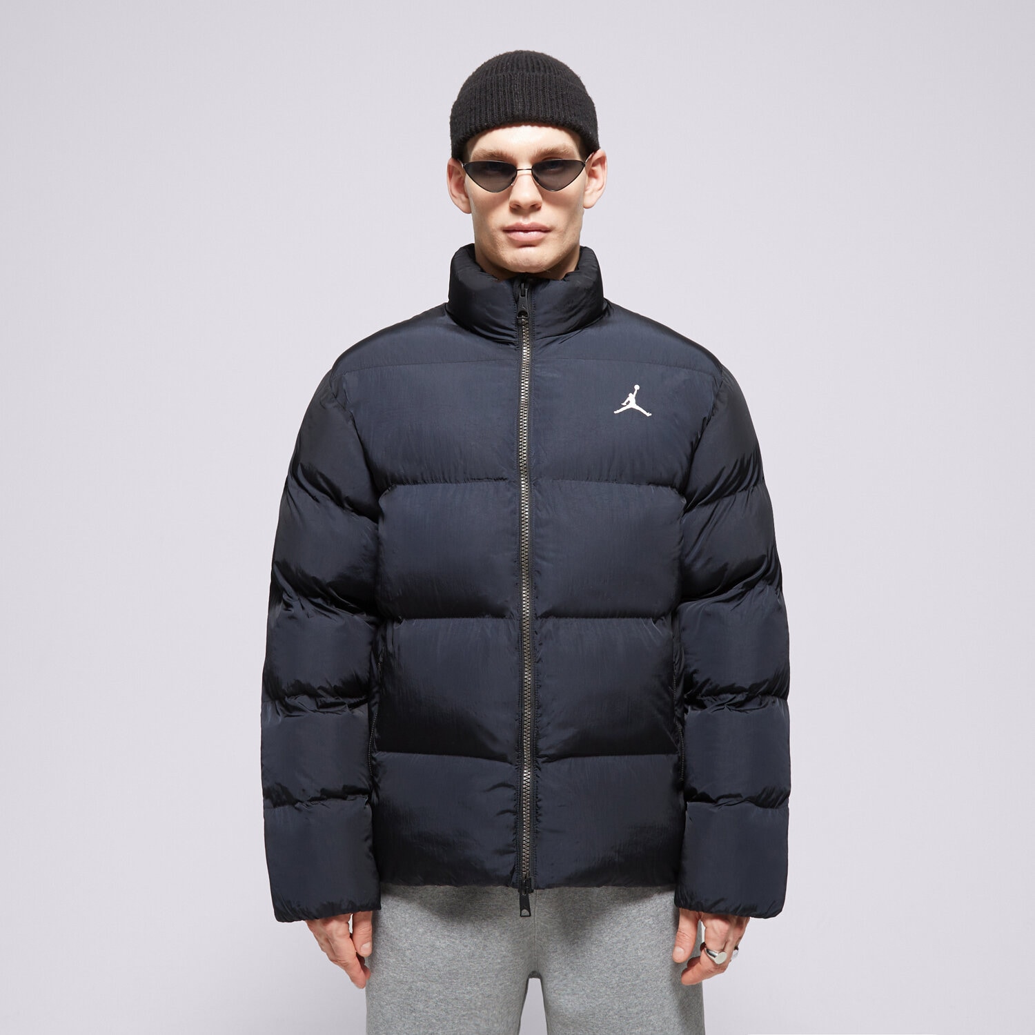 pánská zimní bunda JORDAN BUNDA ZIMNÍ M J ESS POLY PUFFER FB7331-010 ČERNÁ