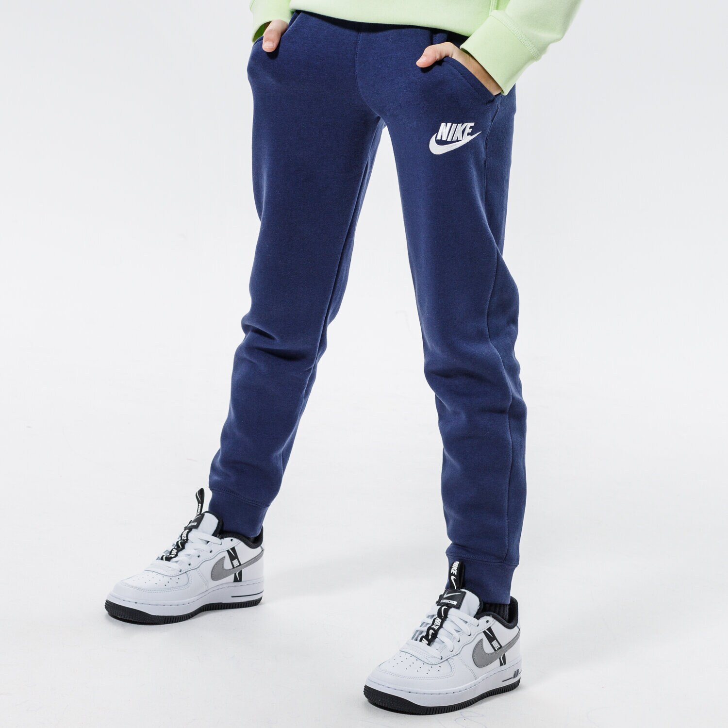 dětské kalhoty NIKE KALHOTY  SPORTSWEAR CLUB FLEECE BOY CI2911-410 TMAVOMODRÁ