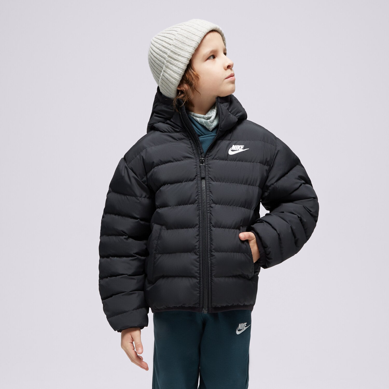 dětské tričko NIKE BUNDA ZIMNÍ K NSW LOW SYNFL HD U FD2845-010 ČERNÁ