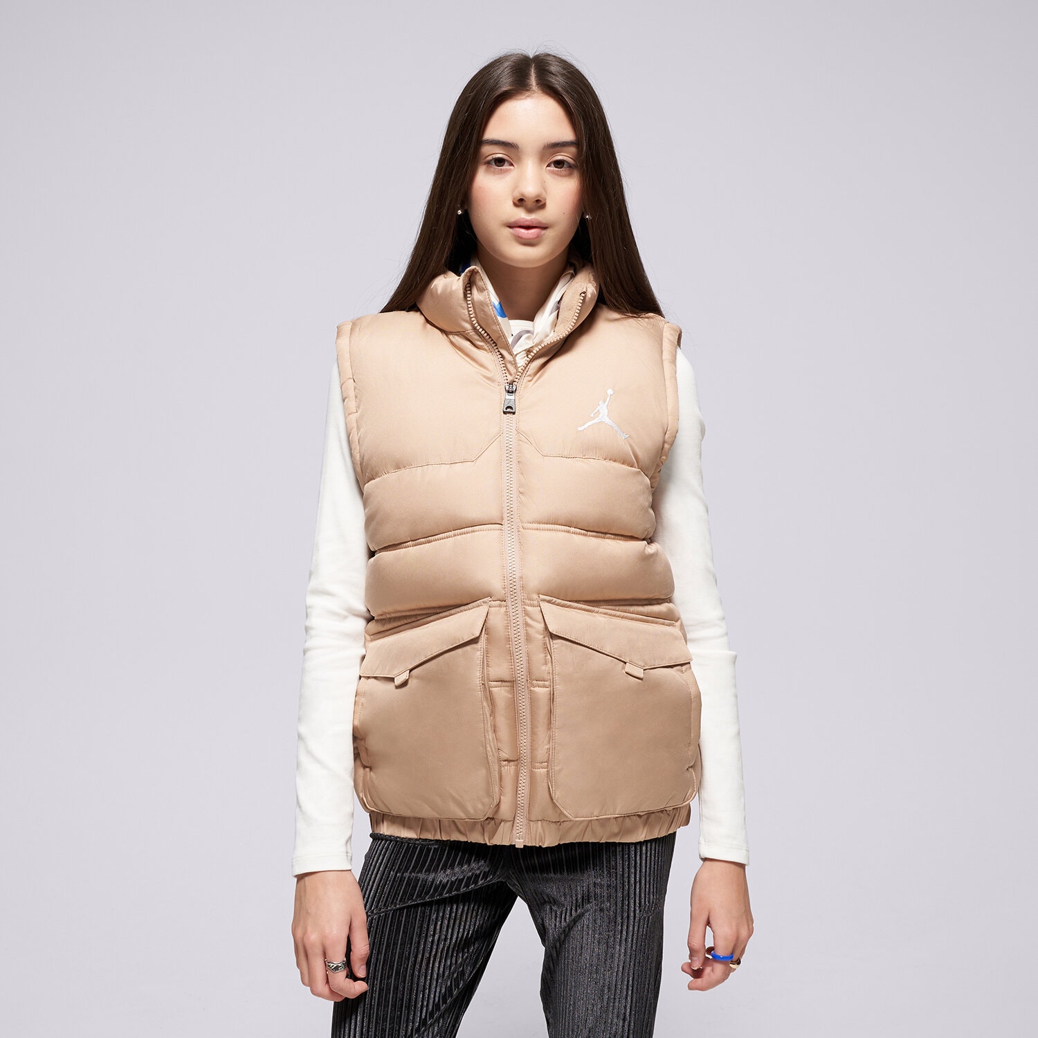 JORDAN VESTA JDB PUFFER FILLED VEST GIRL 95D532-J7P BÉŽOVÁ
