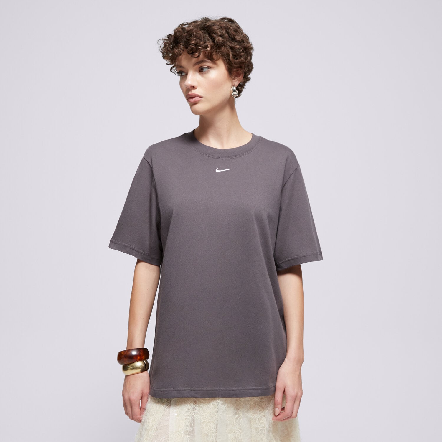 dámské tričko NIKE TRIČKO W NSW TEE ESSNTL LBR FD4149-082 ŠEDÁ