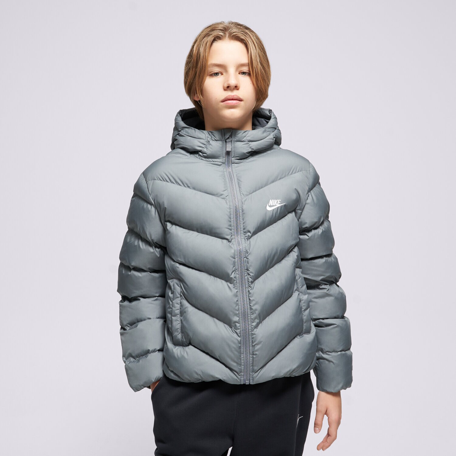 dětské tričko NIKE BUNDA PÉŘOVÁ K NSW TF ADP PUFFER BOY HQ4976-084 ŠEDÁ