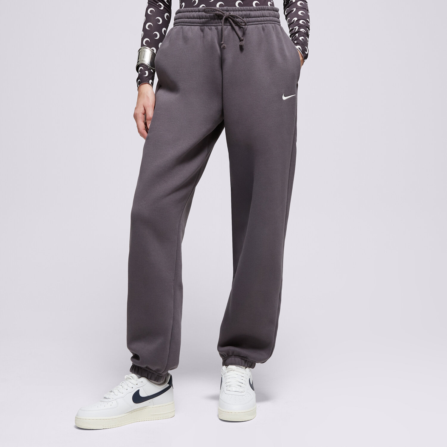 dámské kalhoty NIKE KALHOTY  W NSW PHNX FLC HR OS PANT 2 FZ5996-036 ŠEDÁ