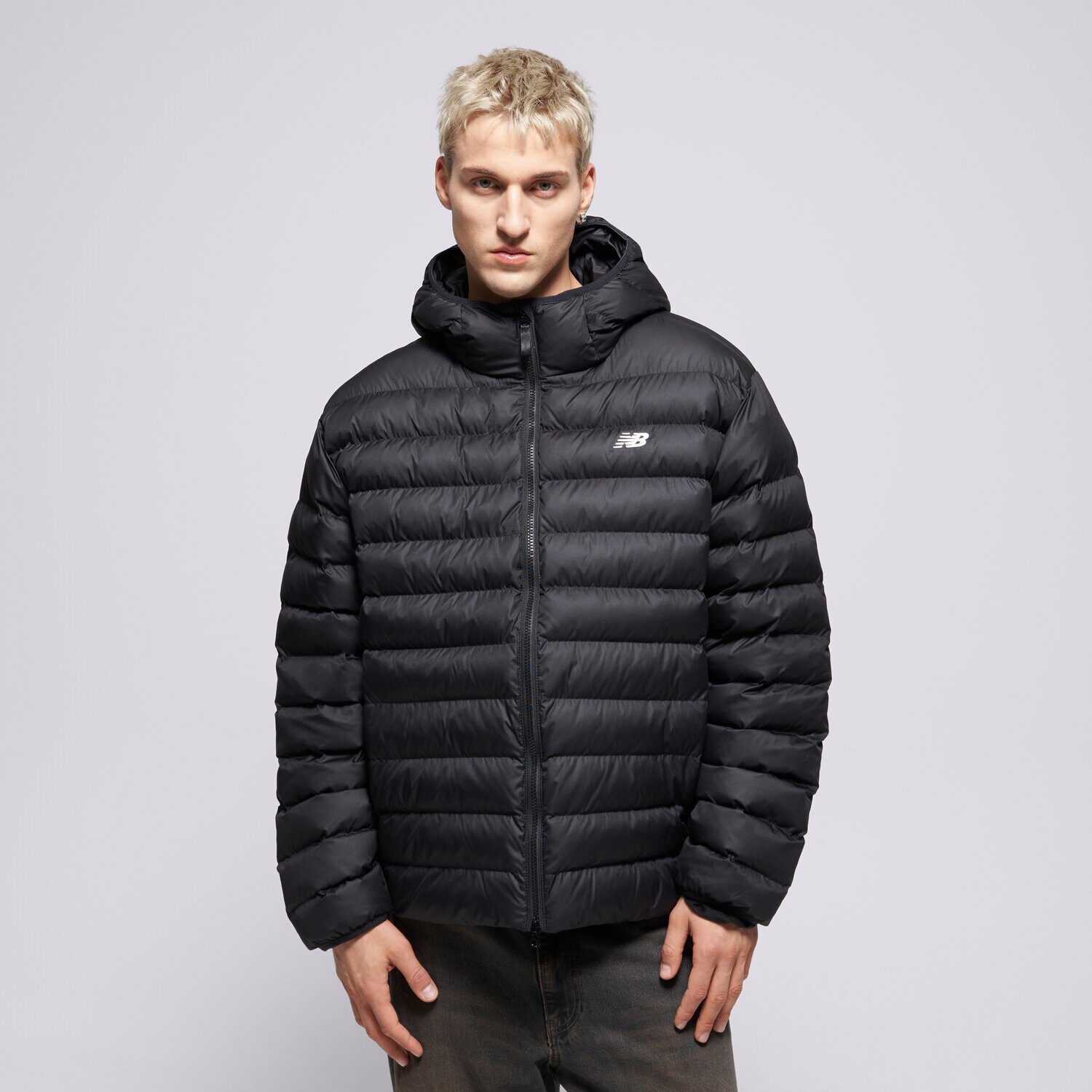 pánská zimní bunda NEW BALANCE BUNDA HOODED PUFFER JACKET MO53500BK ČERNÁ