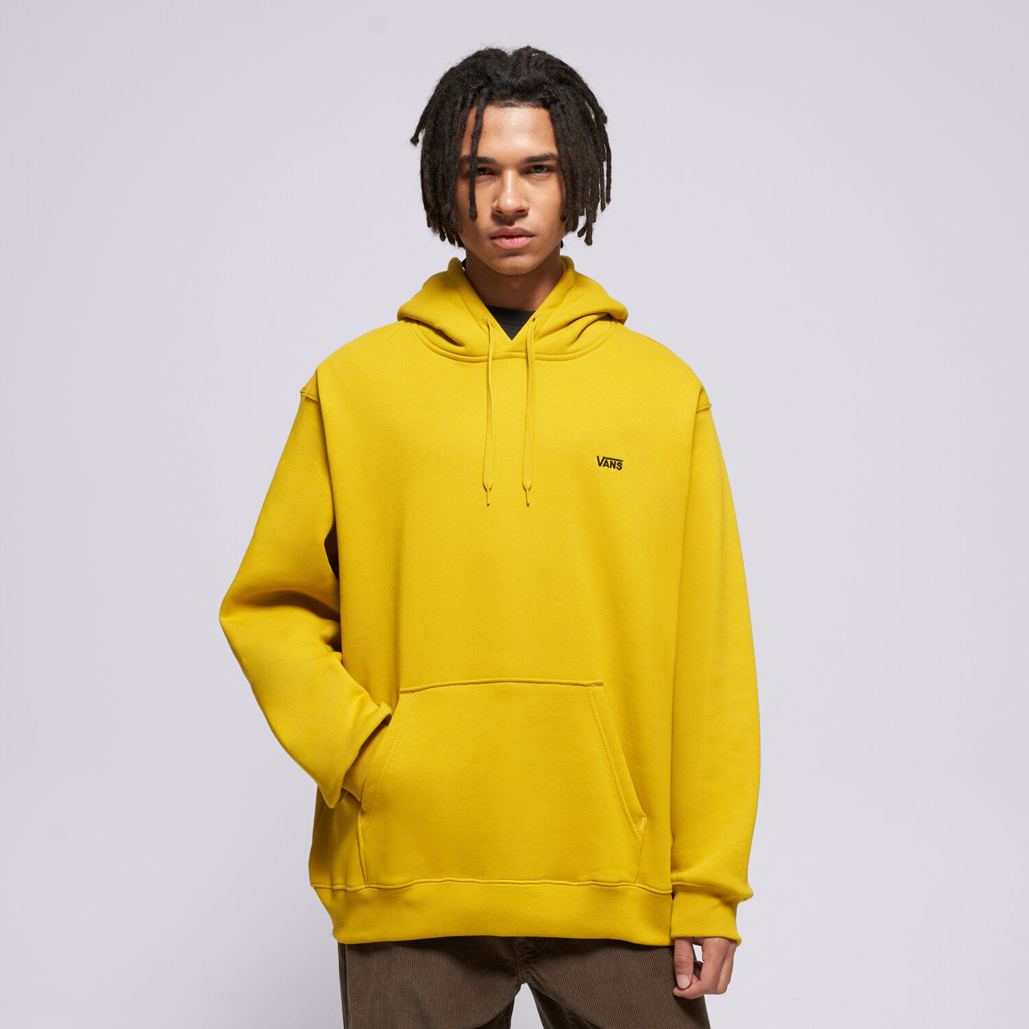 pánská mikina VANS MIKINA S KAPUCÍ LEFT CHEST II LOOSE PO VN000P21EMX1 hořčicová