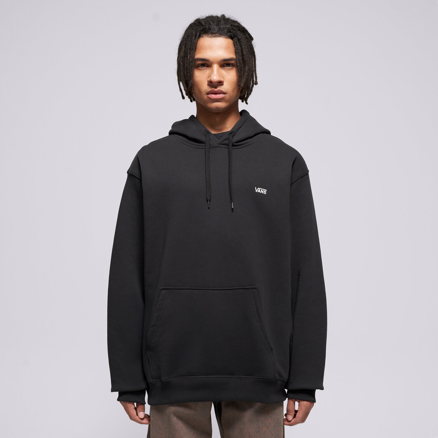 pánská mikina VANS MIKINA S KAPUCÍ LEFT CHEST II LOOSE PO VN000P21BLK1 ČERNÁ