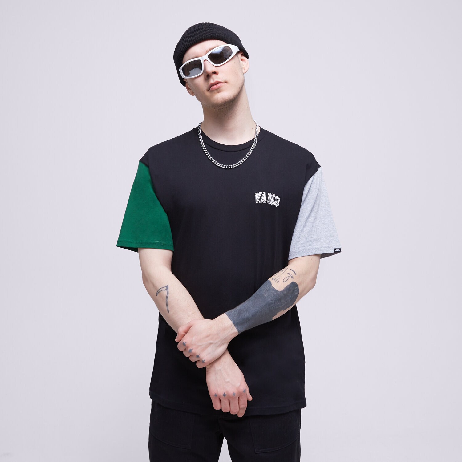 pánské tričko VANS TRIČKO COLORBLOCK VARSITY SS TEE BLACK VN0007V8BLK1 ČERNÁ