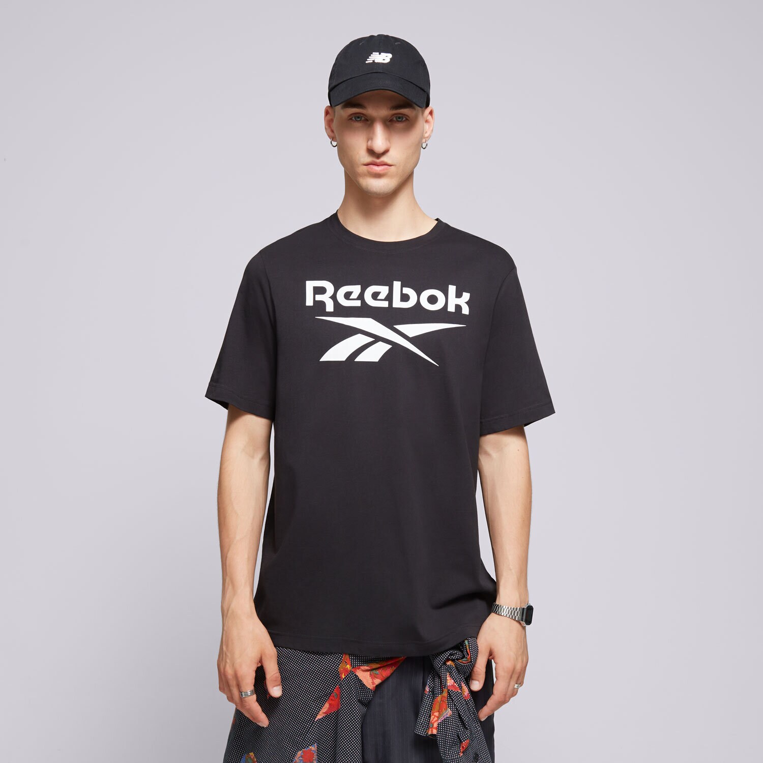 pánské tričko REEBOK TRIČKO RI BIG STACKED LOGO 100070405 ČERNÁ