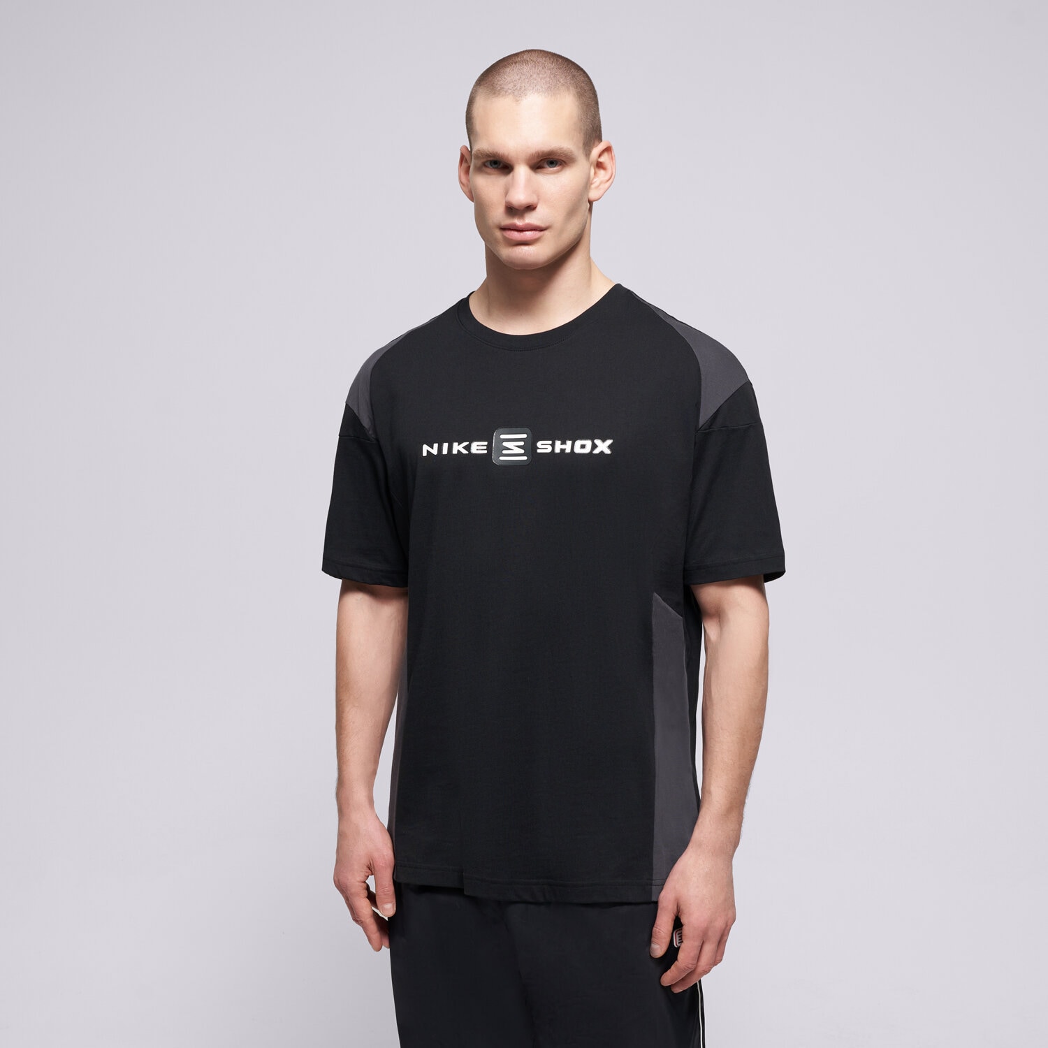 pánské tričko NIKE TRIČKO M NSW SS TOP SHOX IH0526-010 ČERNÁ