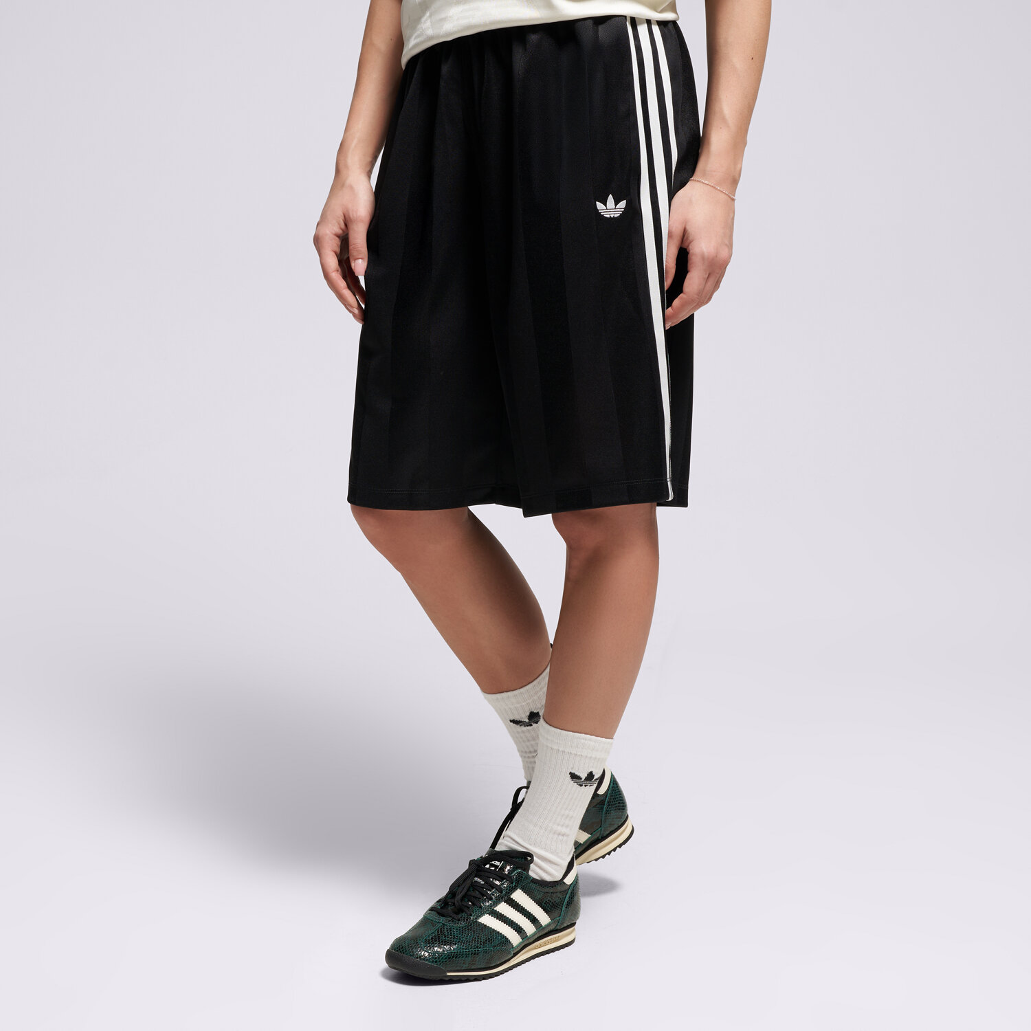 dámské kraťasy ADIDAS ŠORTKY  3S JAQUARD JORT KD2911 ČERNÁ