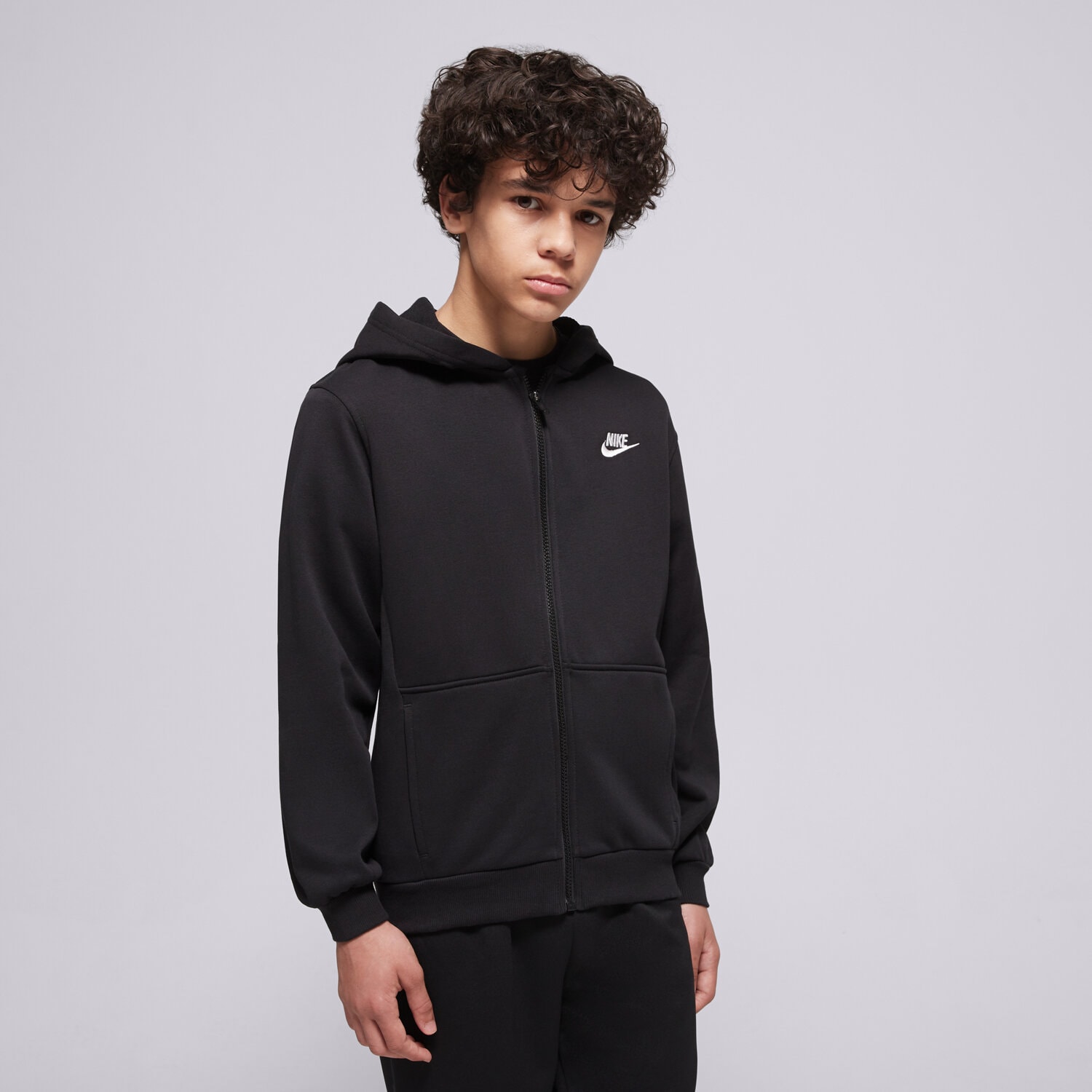 dětská mikina NIKE MIKINA ROZEPÍNACÍ S KAPUCÍ CLUB FT BOY FD3017-010 ČERNÁ