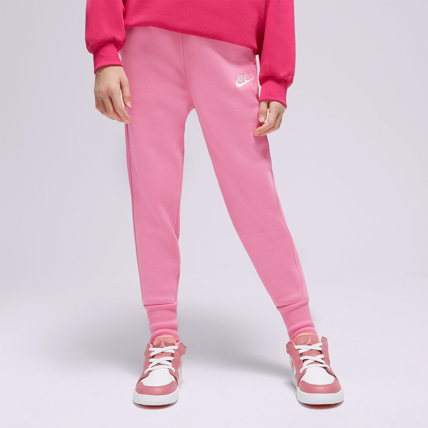 dětské kalhoty NIKE KALHOTY  G NSW CLUB FLC HR FTD GIRL FD2921-675 RŮŽOVÁ