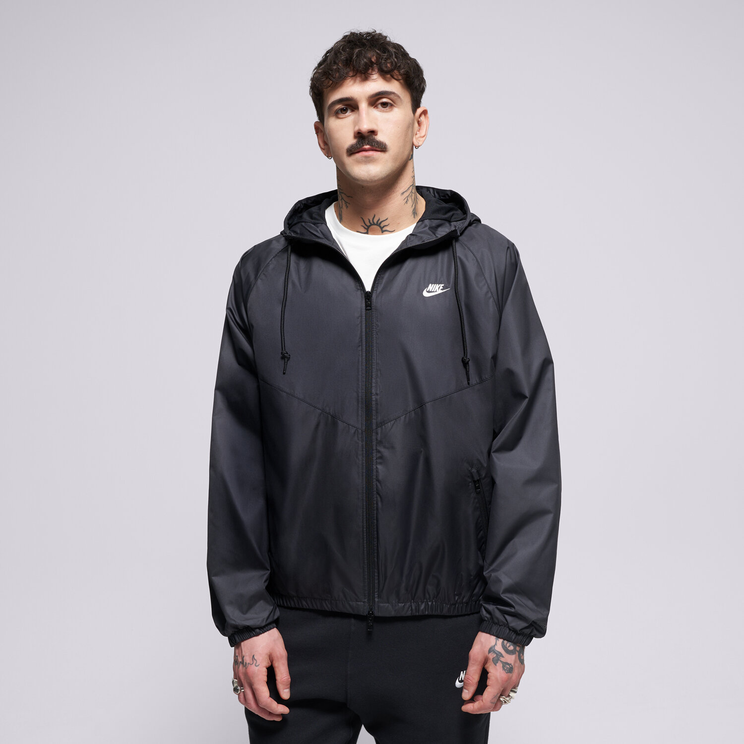 Přechodná bunda pánská (podzimní, jarní) NIKE BUNDA M NK WR LND JKT 26 HV8369-010 ČERNÁ