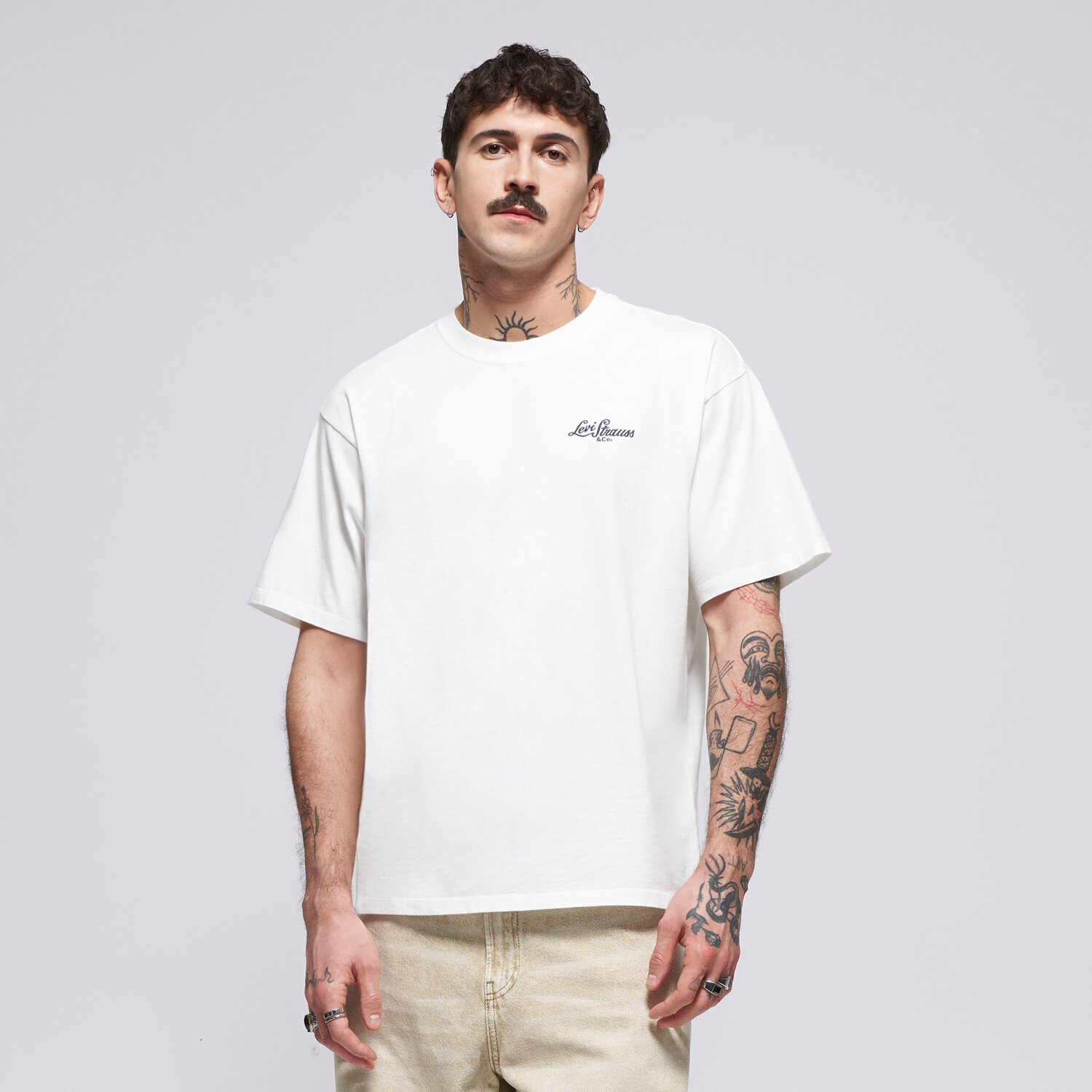 pánské tričko LEVI'S TRIČKO VINTAGE FIT GRAPHIC TEE BLACKS 87373-0417 BÍLÁ