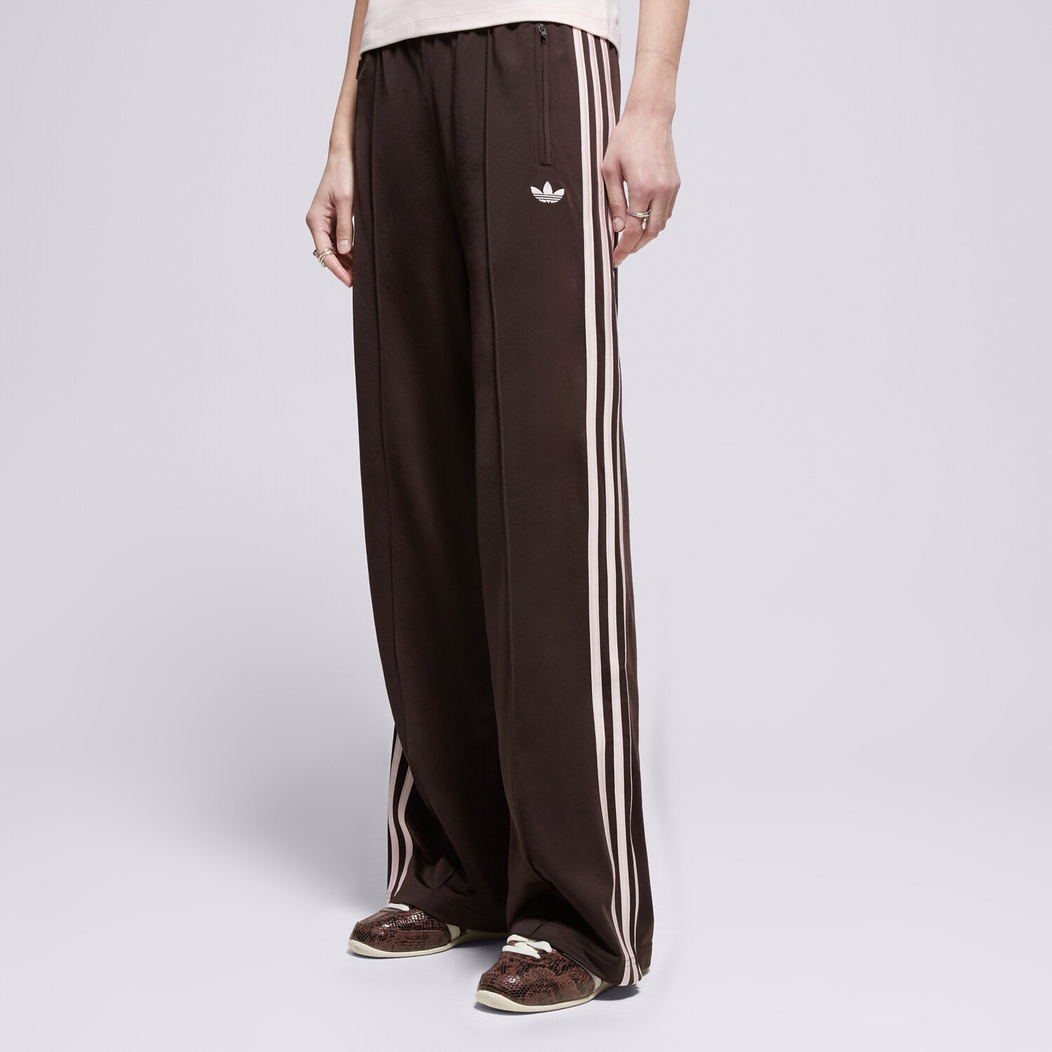 dámské kalhoty ADIDAS KALHOTY  FB LOOSE TP KD3664 HNĚDÁ
