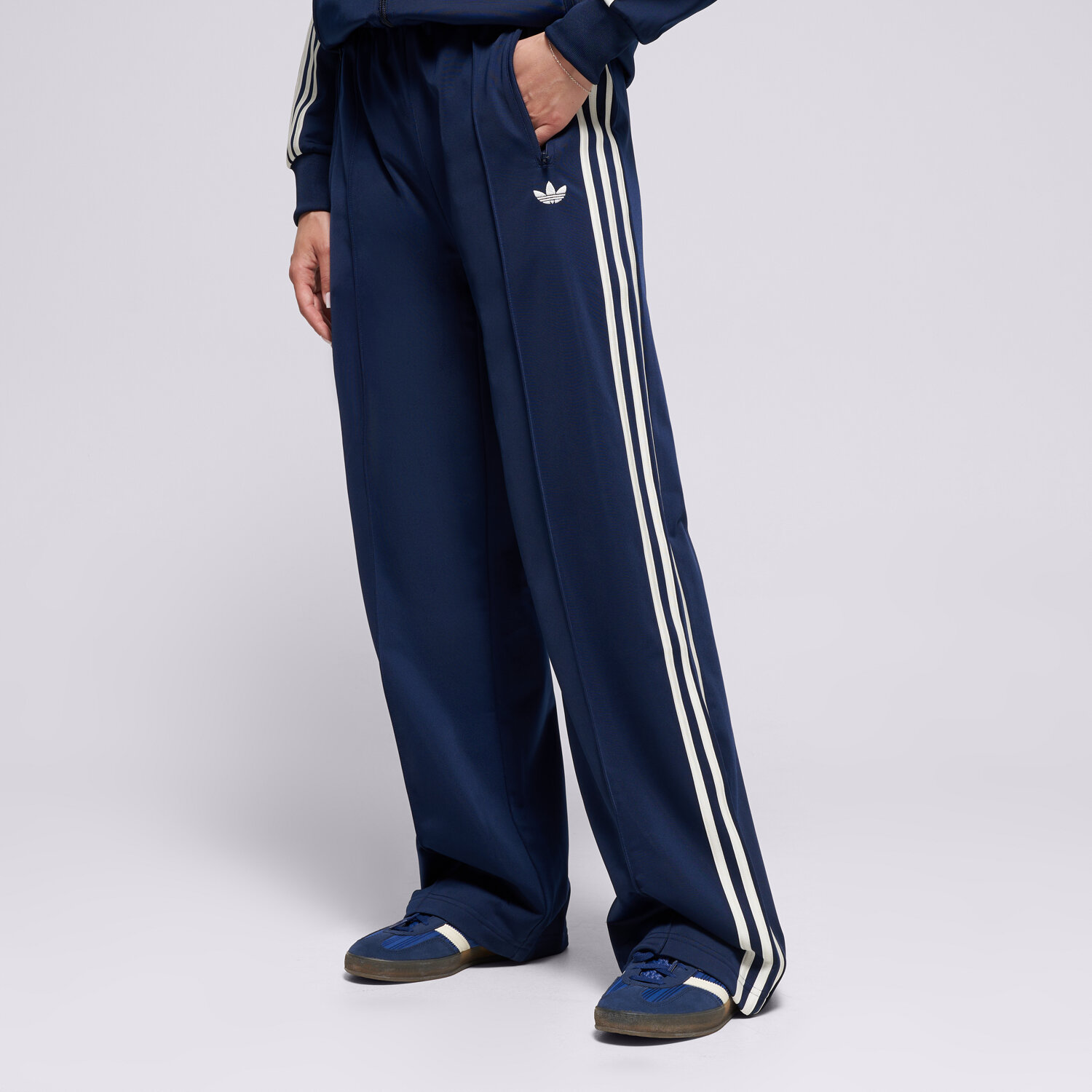 dámské kalhoty ADIDAS KALHOTY  FB LOOSE TP KC9018 TMAVOMODRÁ