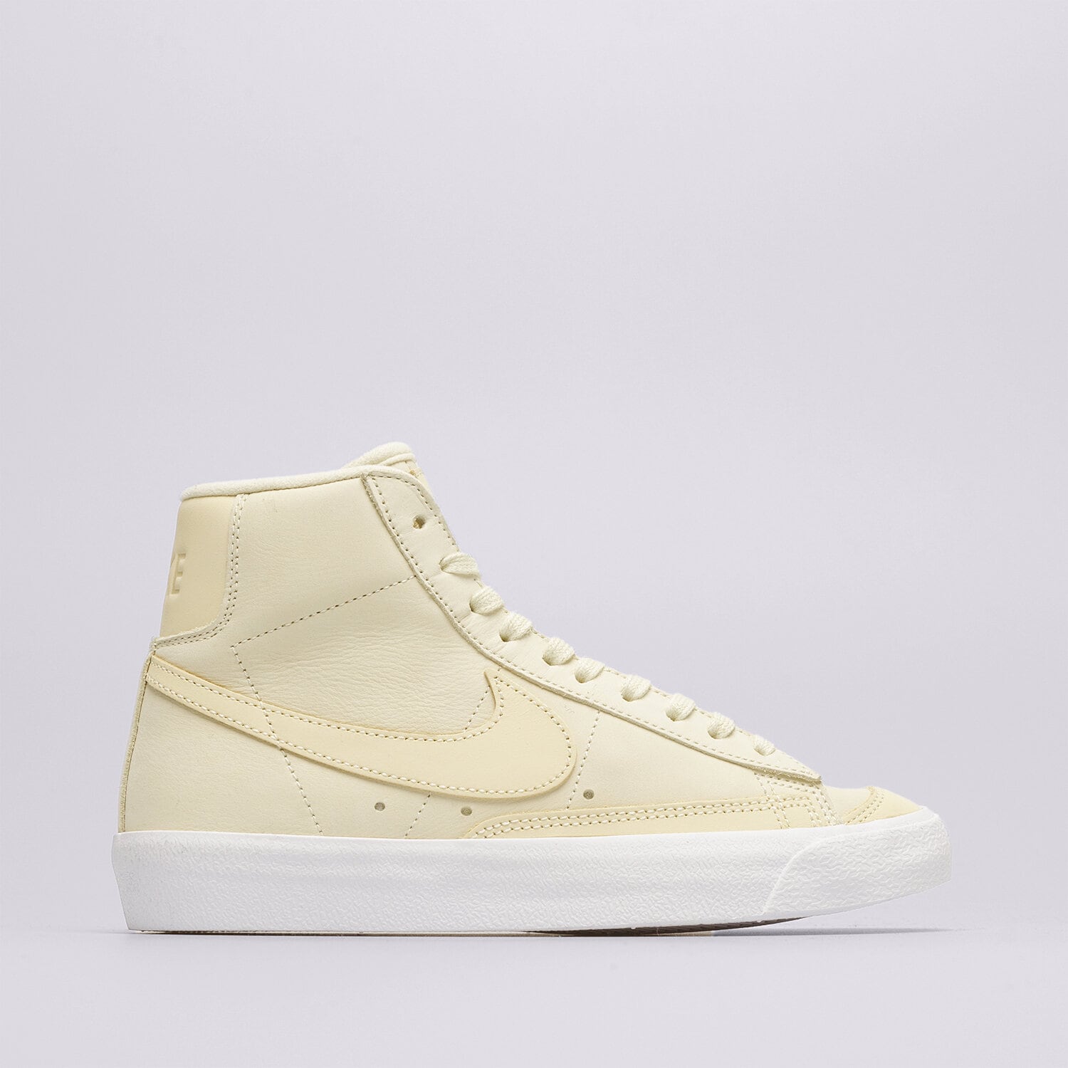 dámské tenisky NIKE BLAZER MID '77 LX DQ7572-700 ŽLUTÁ