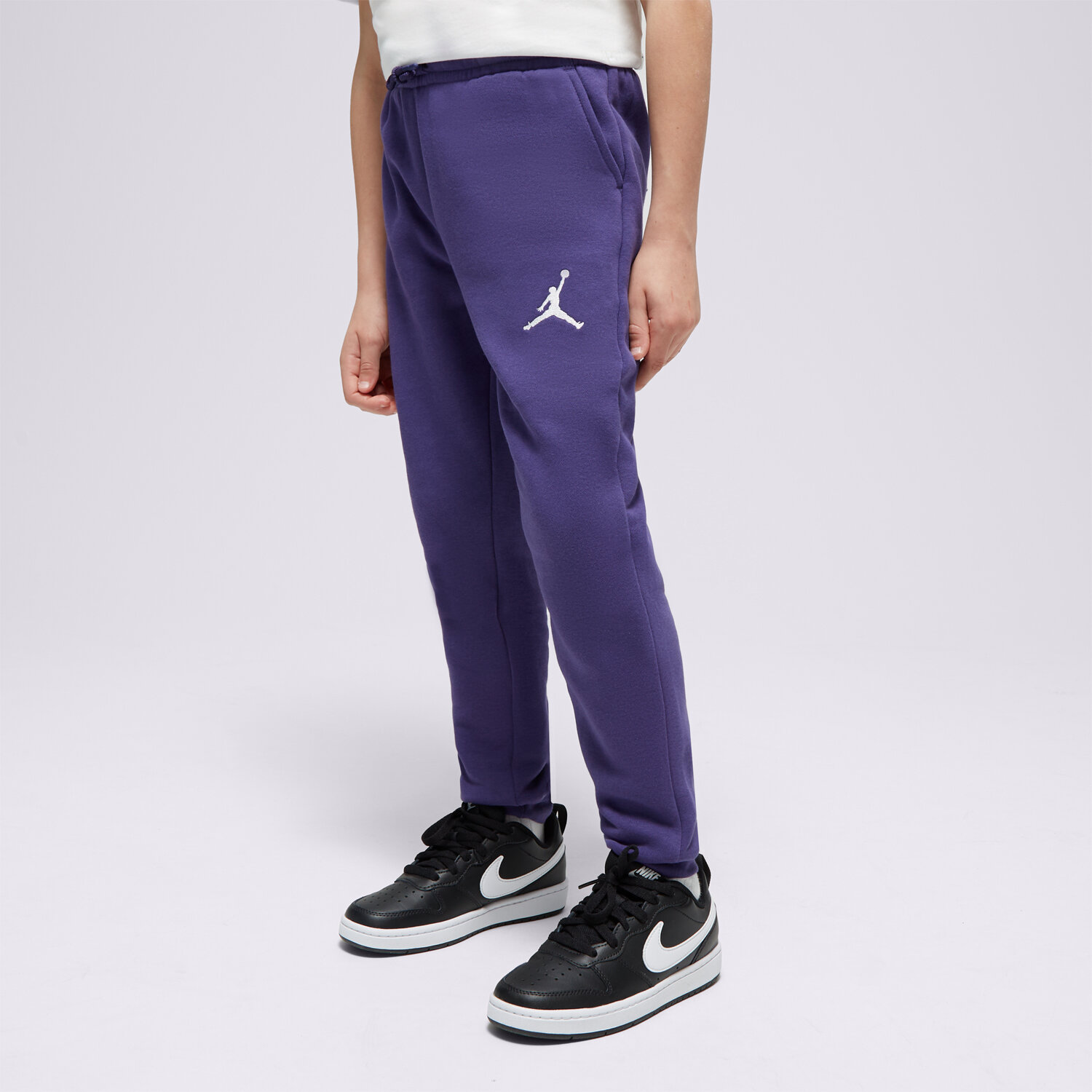 dětské kalhoty JORDAN KALHOTY  MJ ESSENTIALS BOY 95C549-PA5 FIALOVÁ