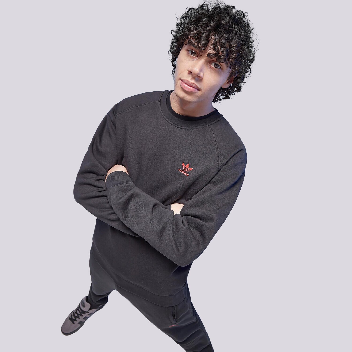 pánská mikina ADIDAS MIKINA ESSENTIAL CREW ORIGINALS CORE IZ0015 ČERNÁ