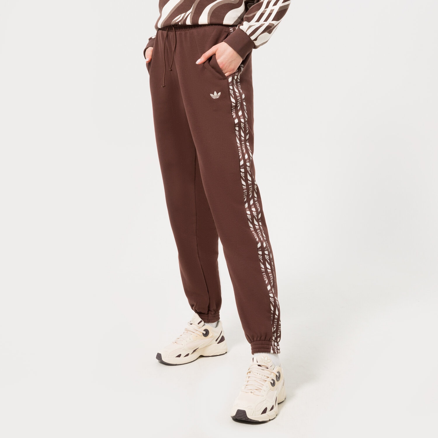 dámské kalhoty ADIDAS KALHOTY  JOGGER PANT IJ8182 HNĚDÁ