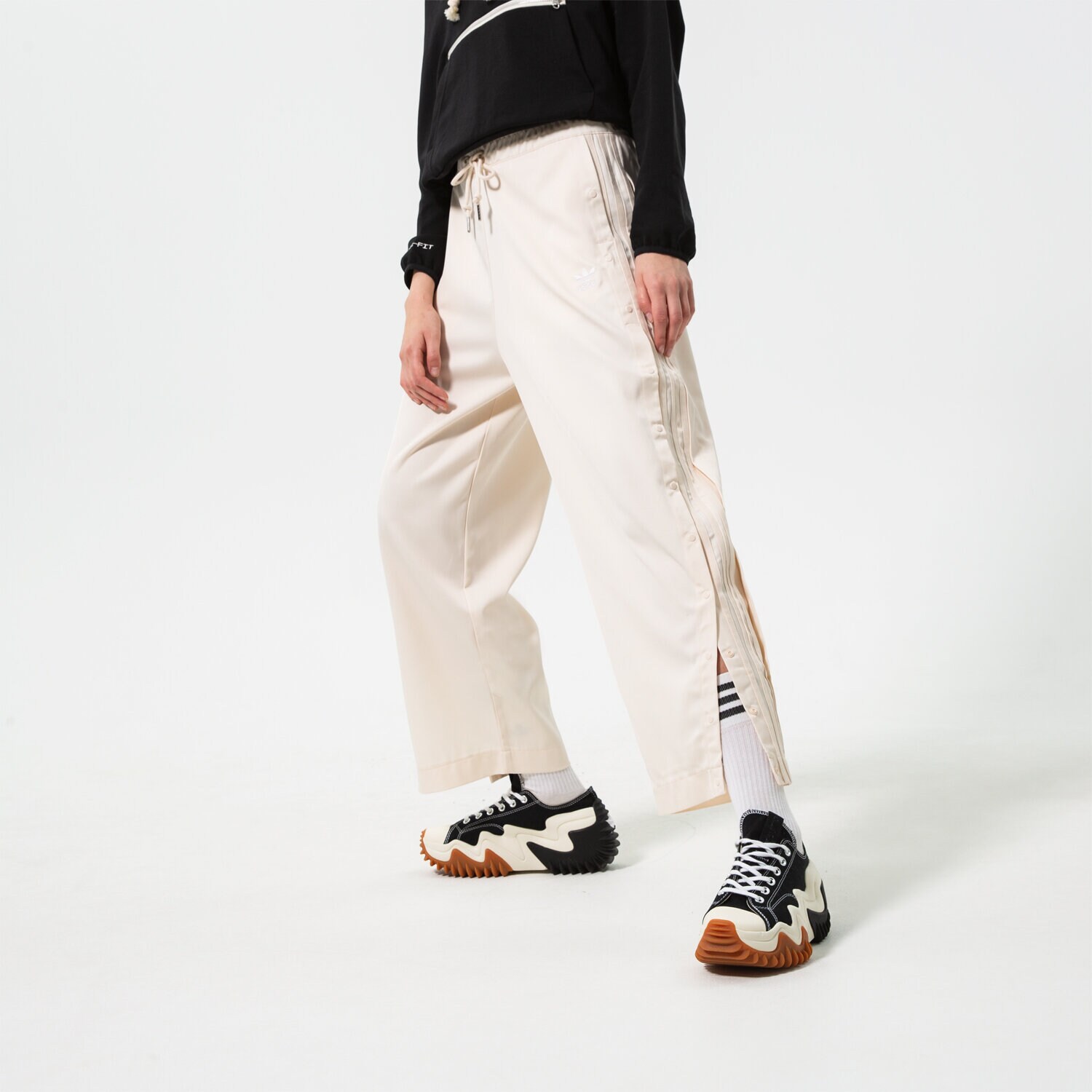 dámské kalhoty ADIDAS KALHOTY  RELAXED PANT HF2009 BÉŽOVÁ