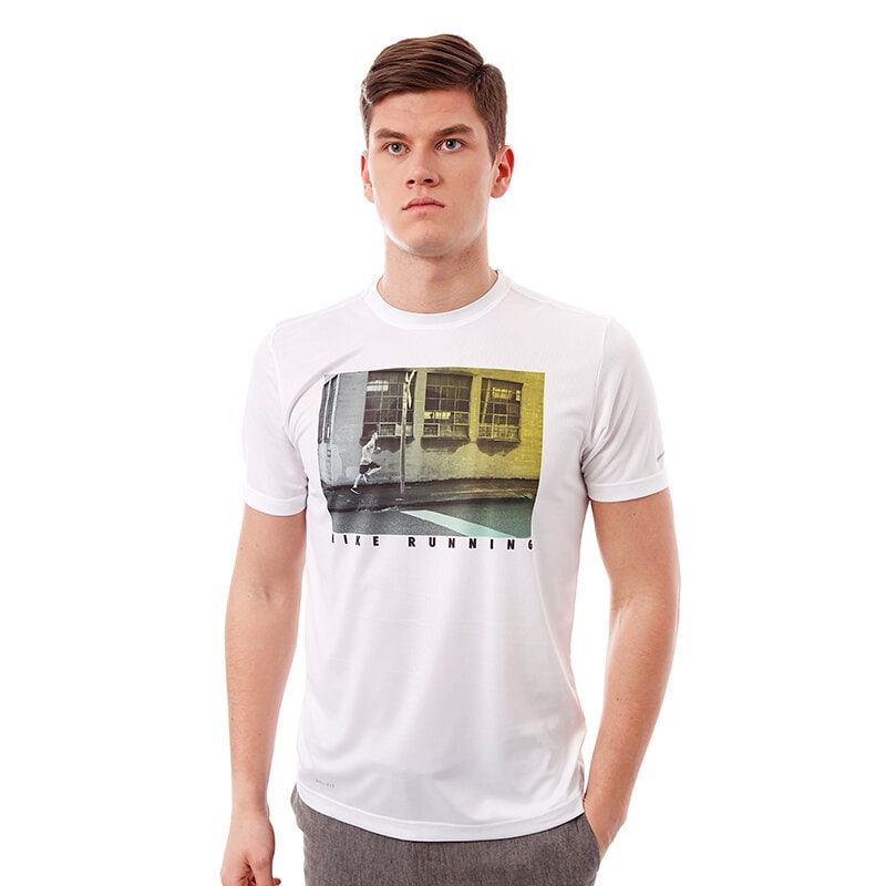 pánské tričko NIKE TRIČKO CHALLENGER 1 GRAPHIC TEE 596189100 BÍLÁ