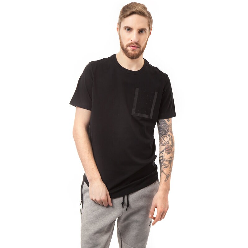 pánské tričko NIKE TRIČKO POCKET TOP TP 641722010 ČERNÁ