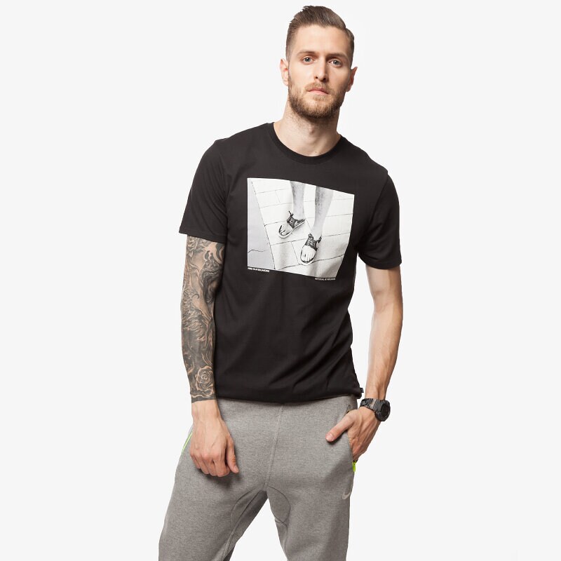 pánské tričko NIKE TRIČKO SB DF FLIP FLOP TEE 683188010 ČERNÁ