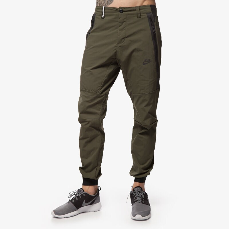 pánské kalhoty NIKE KALHOTY  TECH WOVEN 2.0 746024325 KHAKI