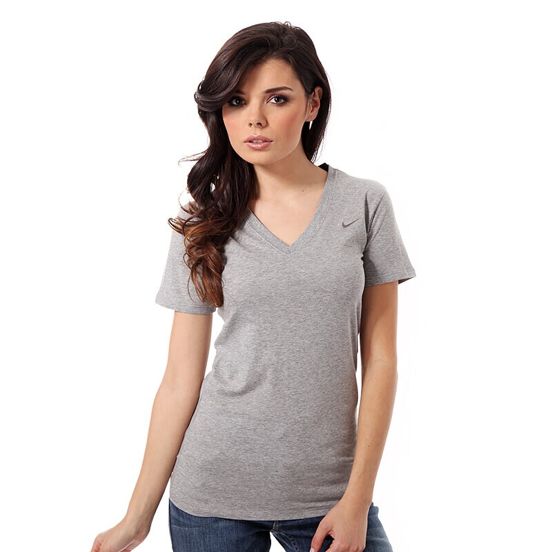 dámské tričko NIKE TRIČKO TEE MID V-EMBRD SWOOSH 547468063 ŠEDÁ
