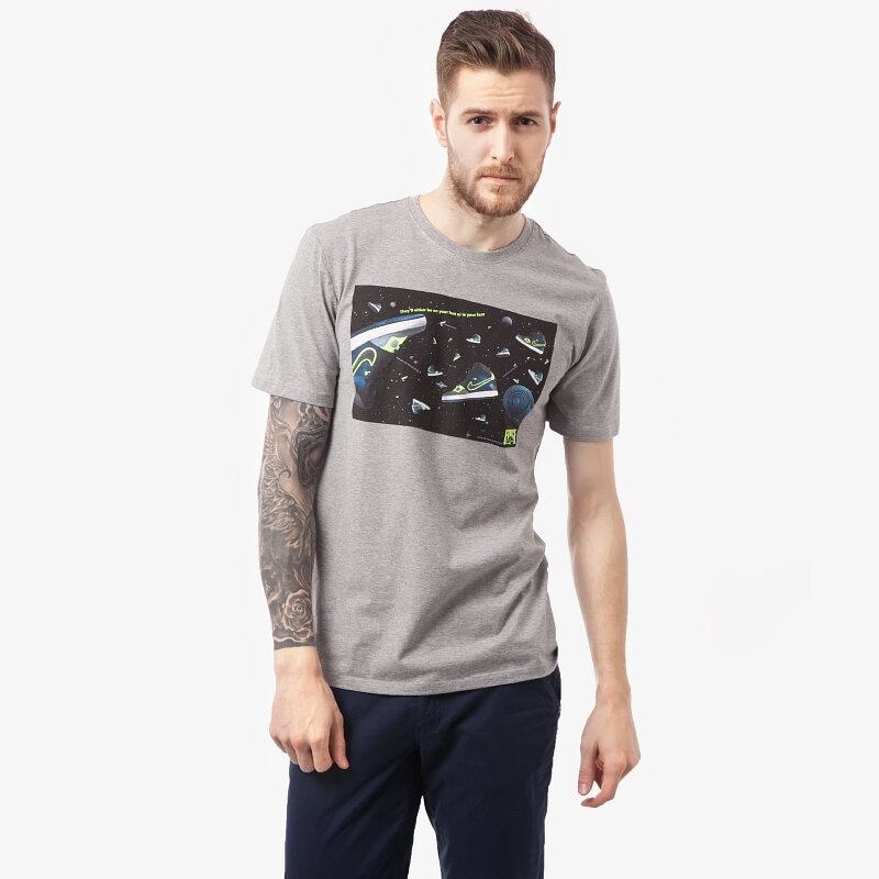 pánské tričko NIKE TRIČKO TEE-FORCE IN SPACE 644384063 ŠEDÁ