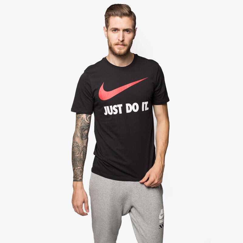 pánské tričko NIKE TRIČKO TEE-NEW SWOOSH 707360013 ČERNÁ