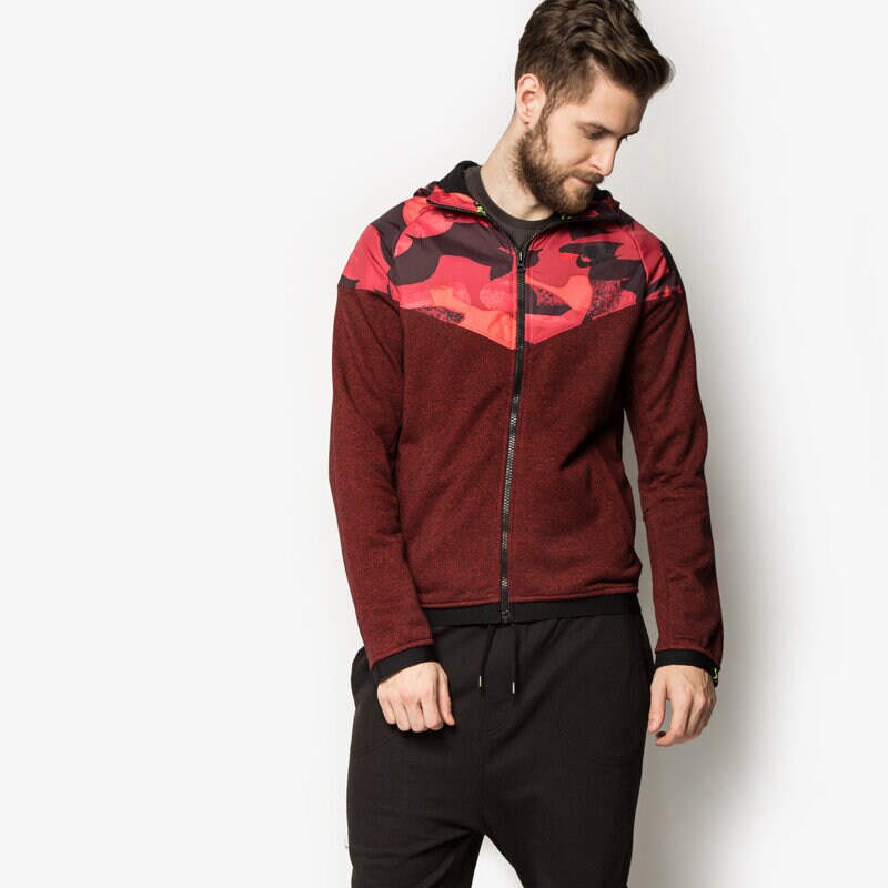 pánská mikina NIKE MIKINA RU CAMO OVERLAY WR 687583677 ČERVENÁ