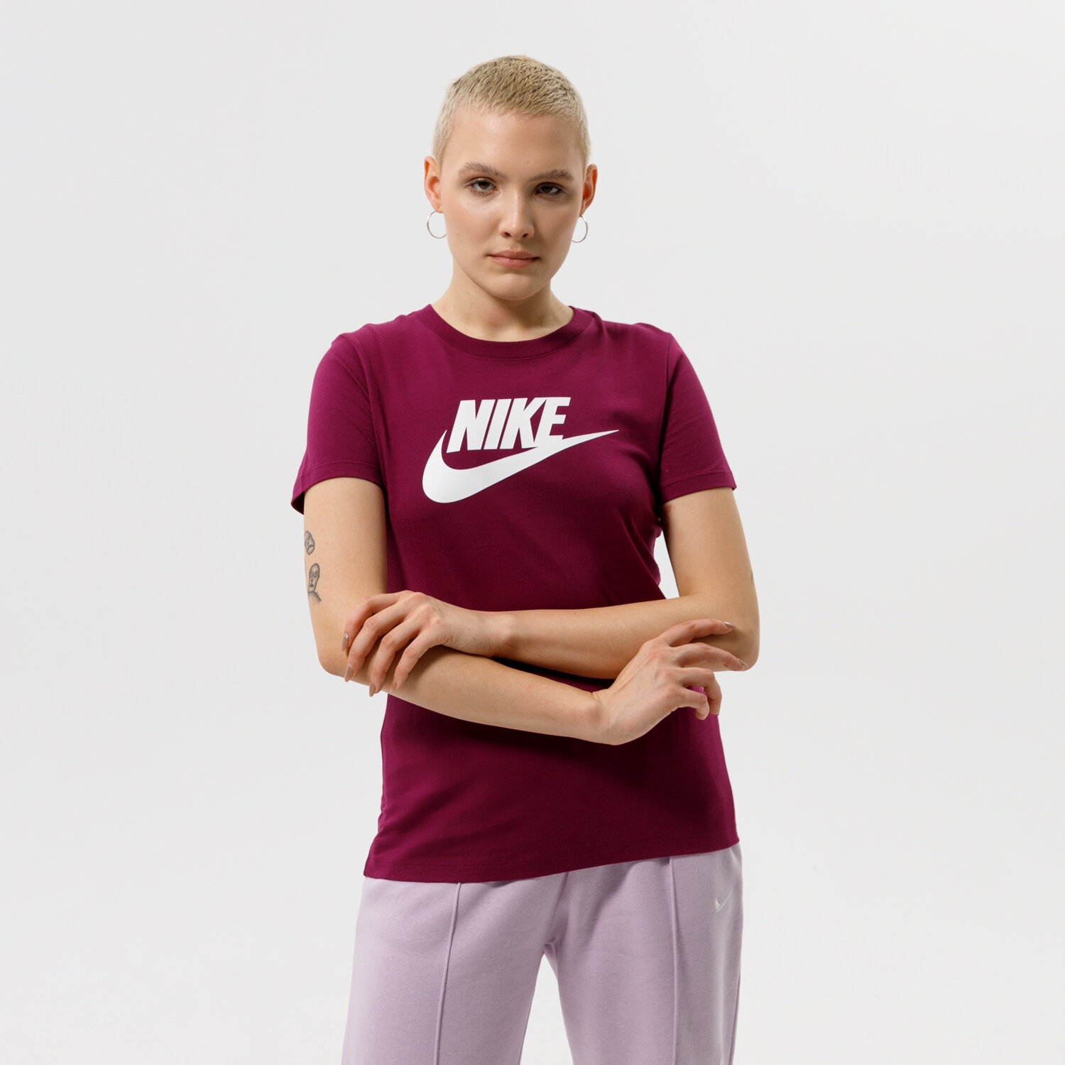 dámské tričko NIKE TRIČKO NIKE SPORTSWEAR ESSENTIAL BV6169-610 BORDOVÁ