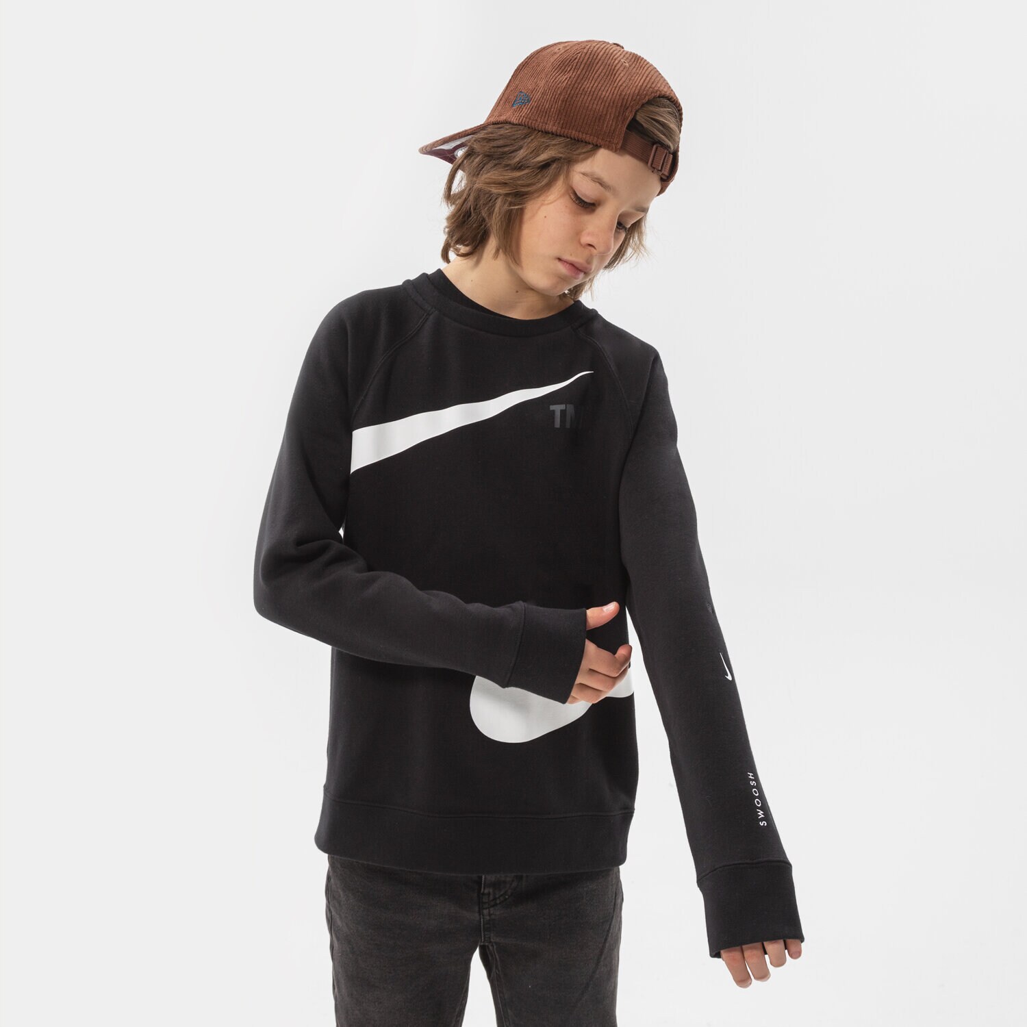 dětská mikina NIKE MIKINA B NSW FLC SWOOSH CREW BOY DD8726-010 ČERNÁ